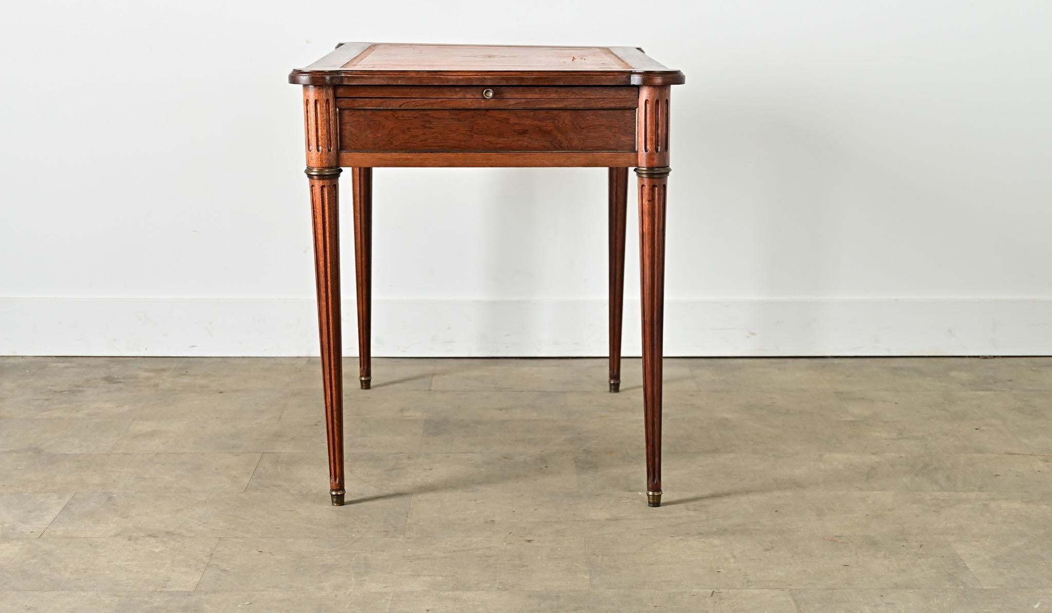 Französischer Mahagonischreibtisch im Louis-XVI-Stil des 19. im Angebot 3