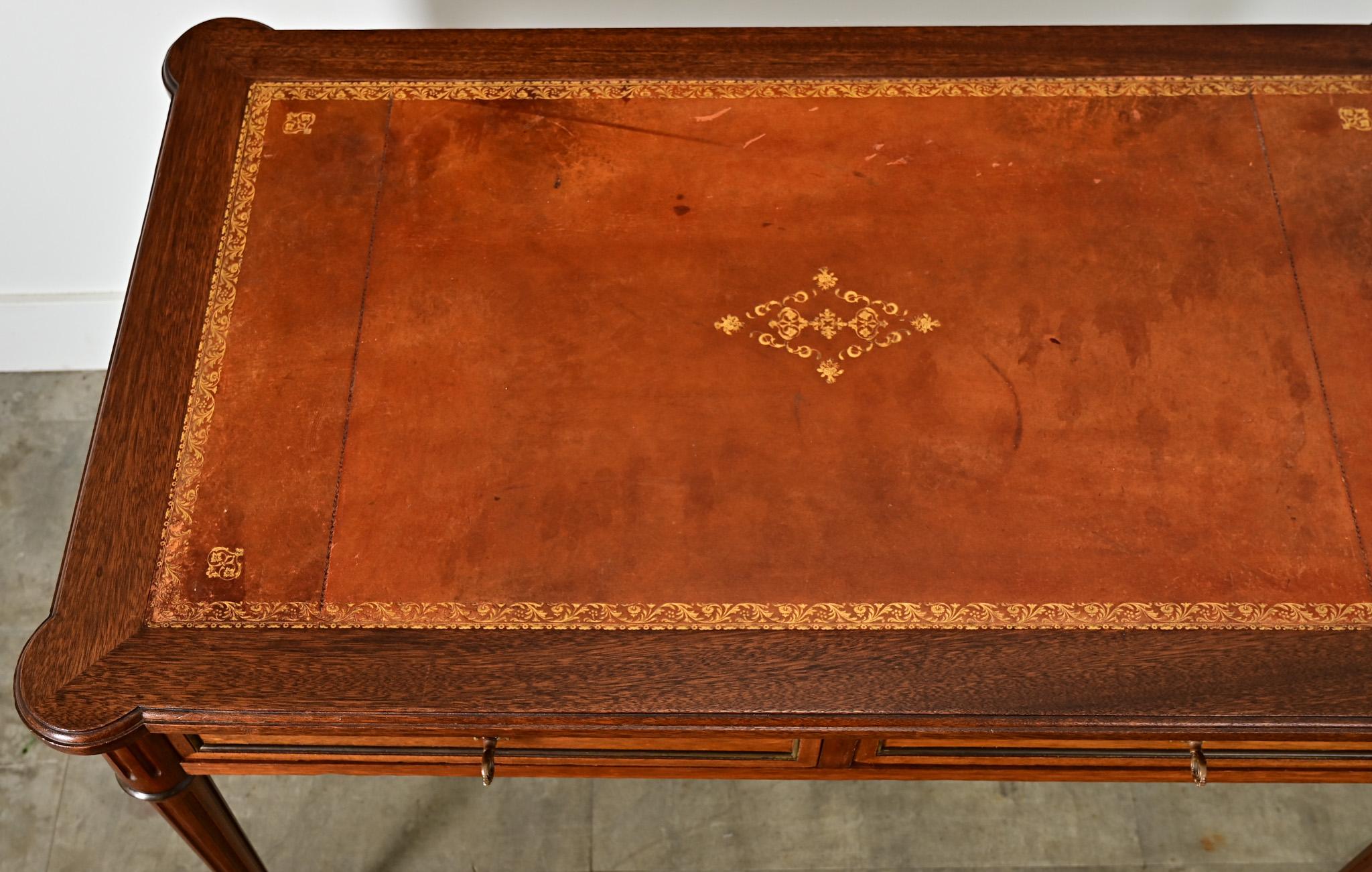 Französischer Mahagonischreibtisch im Louis-XVI-Stil des 19. im Zustand „Gut“ im Angebot in Baton Rouge, LA