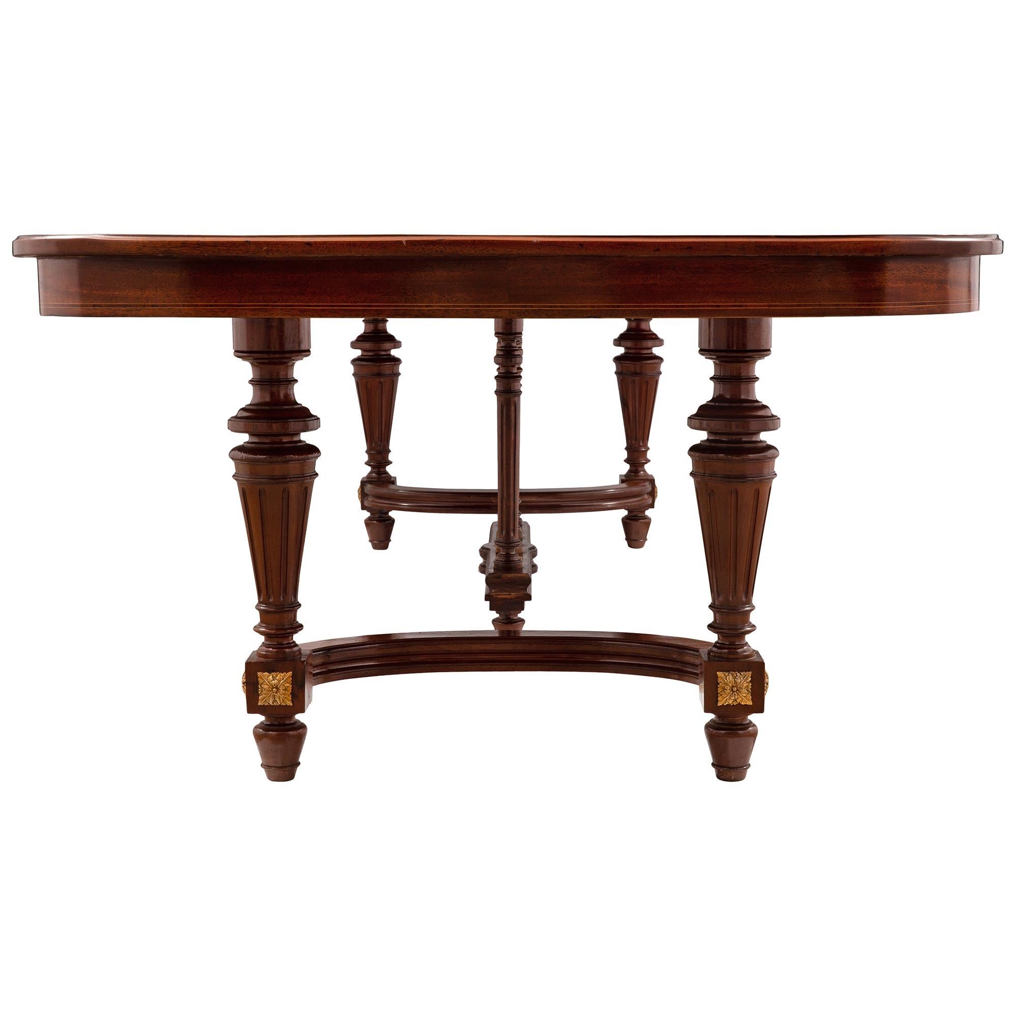 French 19th Century Louis XVI Style Mahogany Dining Table with Two Extensions For Sale 1