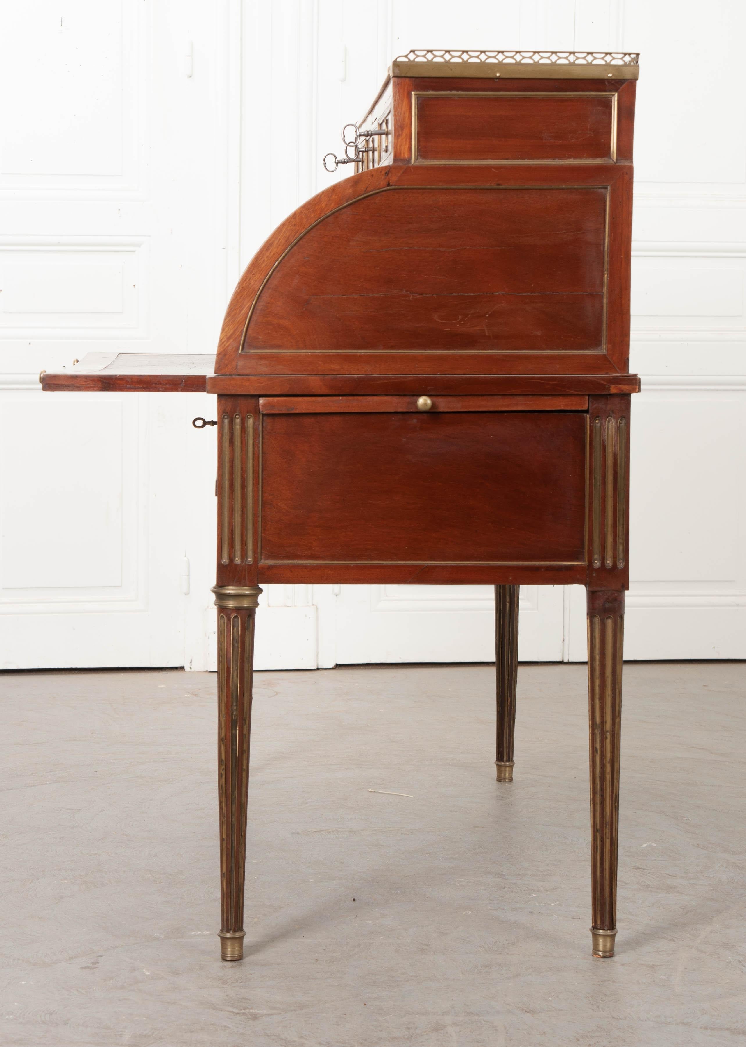 French 19th Century Louis XVI-Style Mahogany Roll Top Desk 5