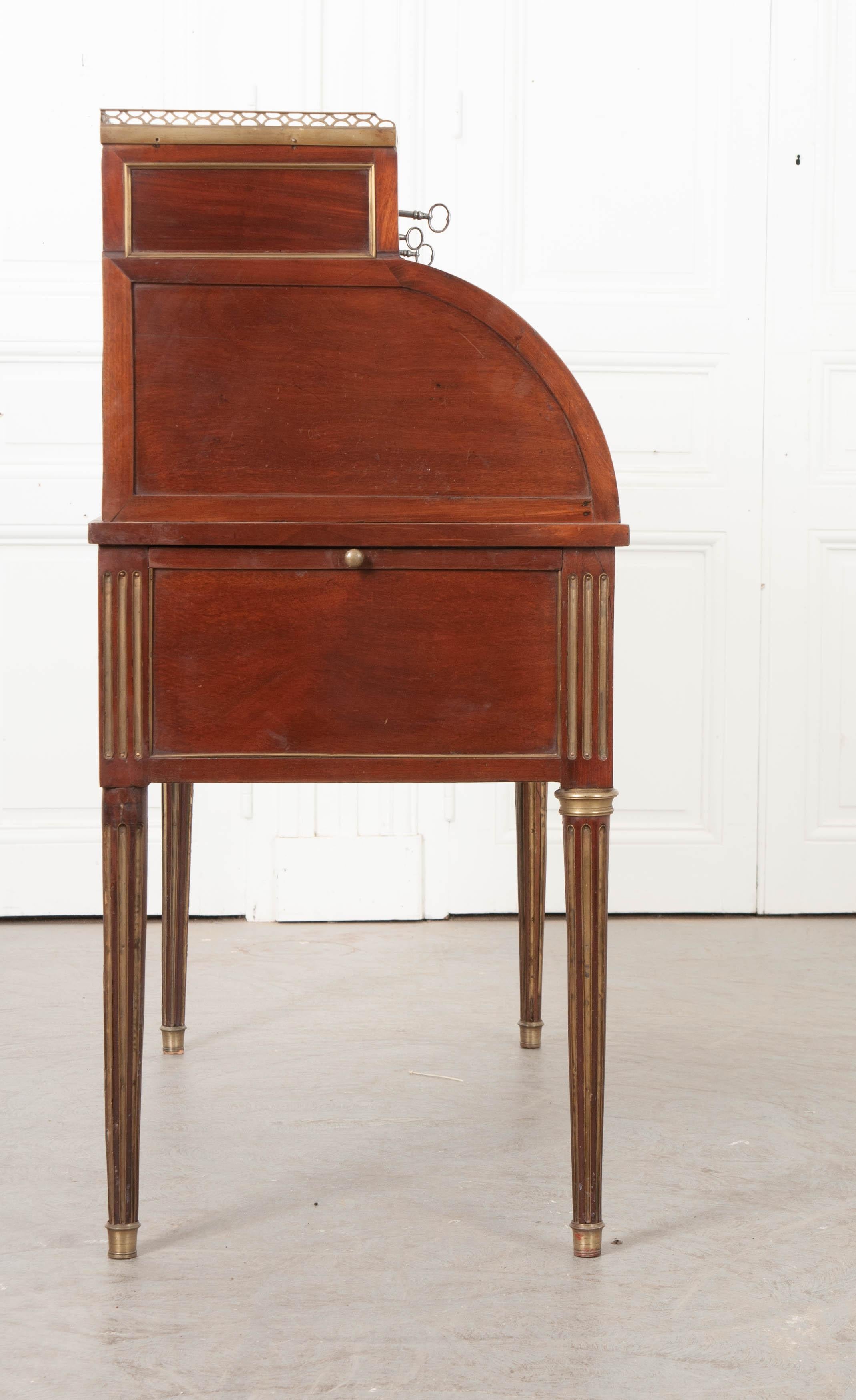 French 19th Century Louis XVI-Style Mahogany Roll Top Desk 3
