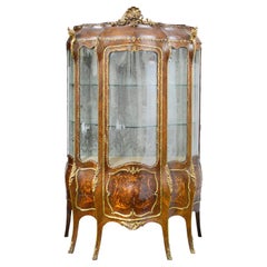 Französische Vitrine im Louis-XVI-Stil des 19. Jahrhunderts mit Intarsien