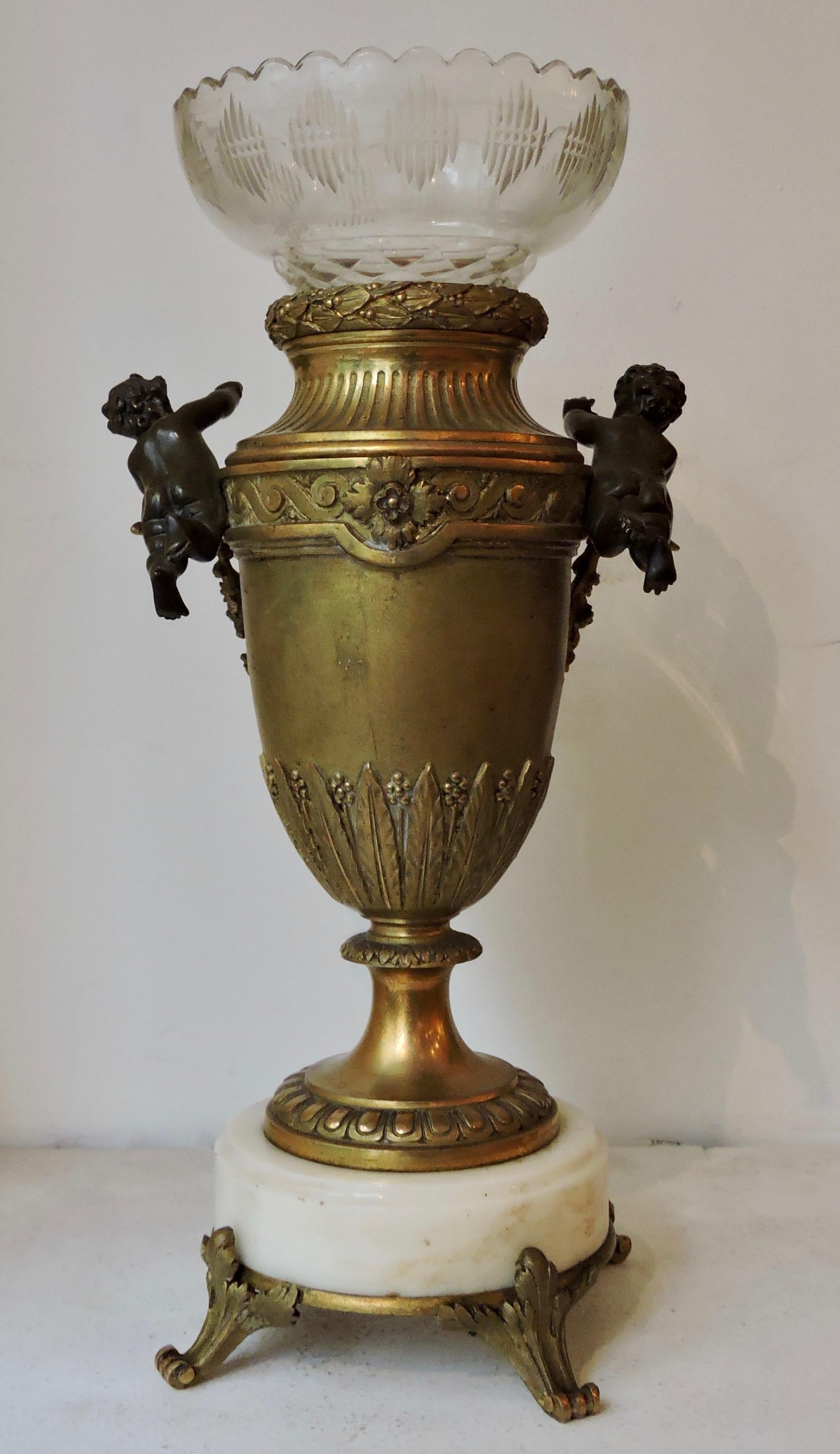 French 19th Century Louis XVI Style Onyx, Ormolu and Baccarat Crystal Vase In Good Condition In Saint-Ouen, FR