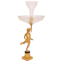 Centre de table français du XIXe siècle de style Louis XVI en bronze doré et cristal