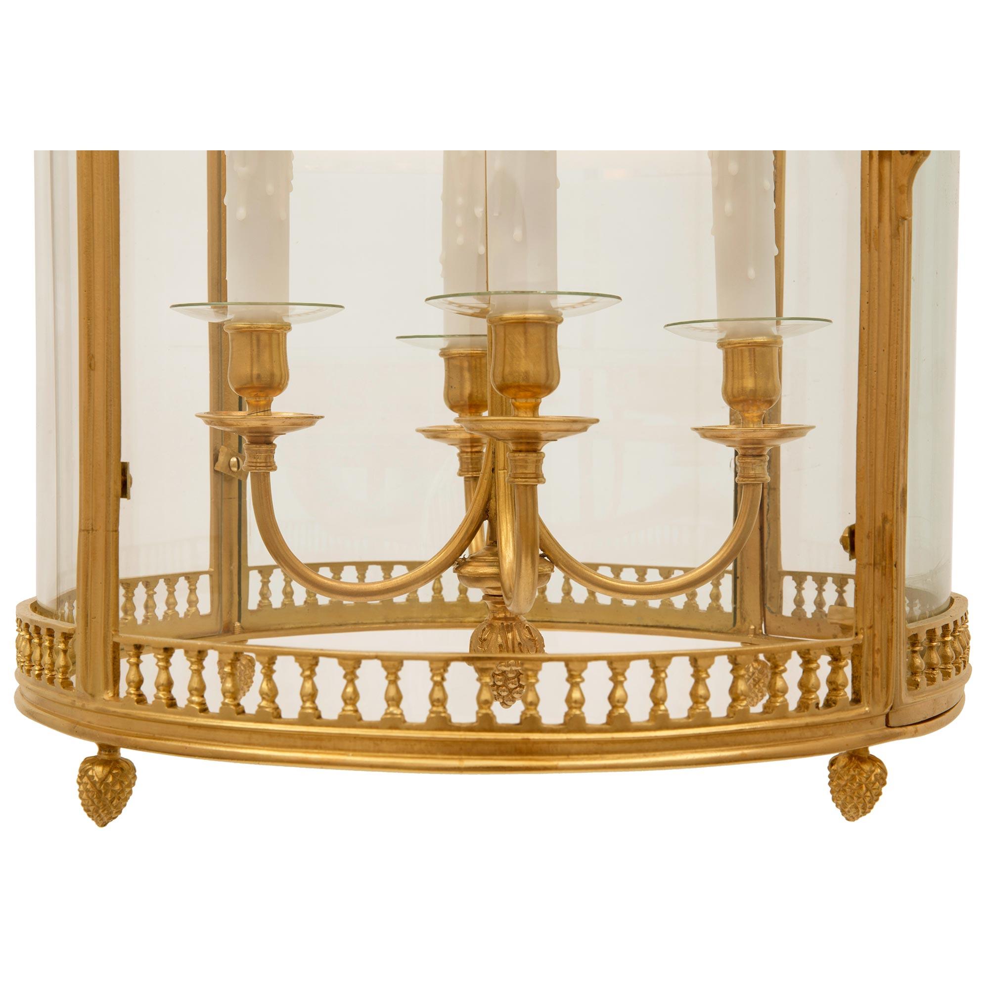 Lanterne française du 19ème siècle de style Louis XVI en bronze doré et verre en vente 2