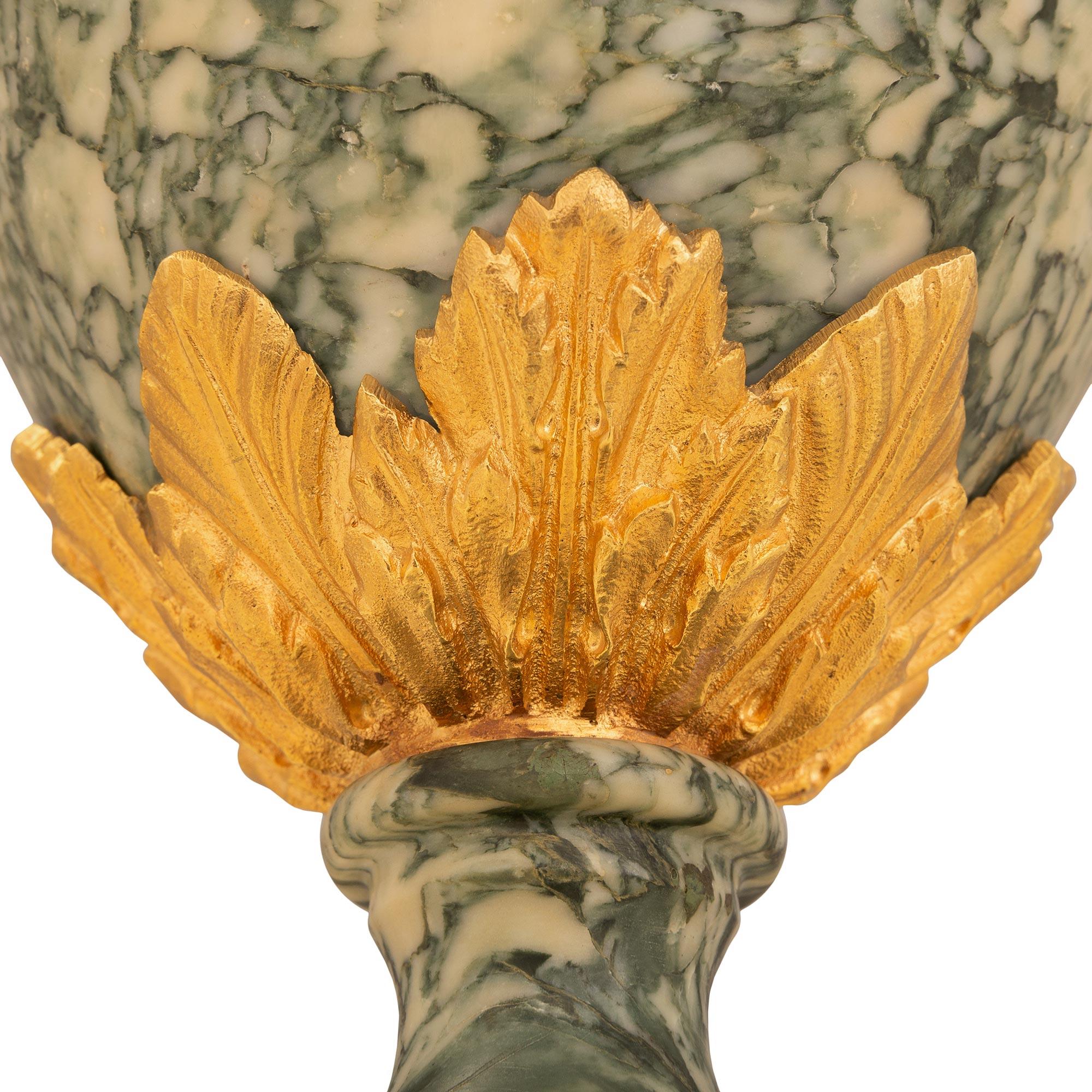 Lampes en bronze doré et marbre de style Louis XVI du XIXe siècle en vente 2