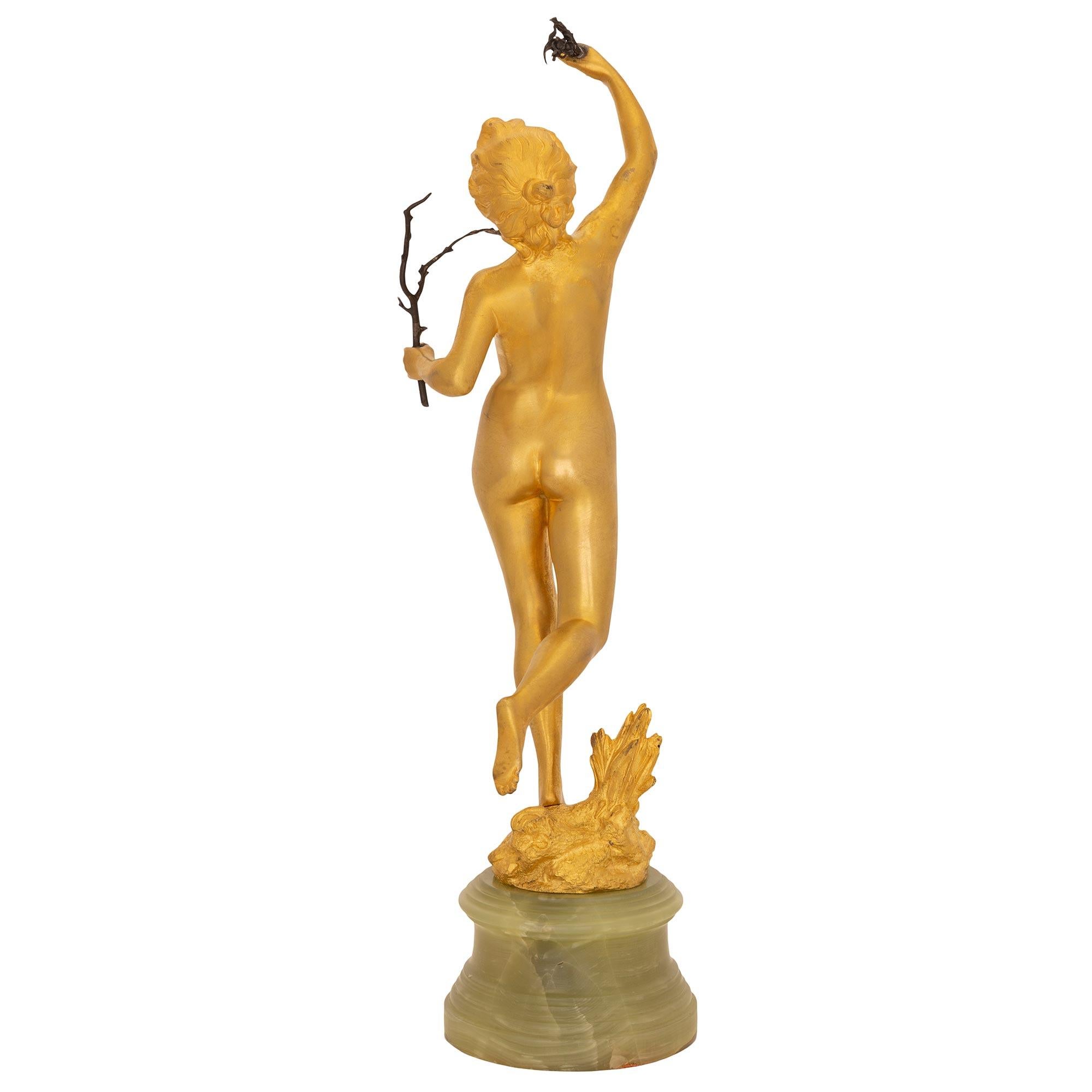 Goldbronze- und Onyxstatue einer Jungfrau im Louis-XVI-Stil des 19. Jahrhunderts (Französisch) im Angebot