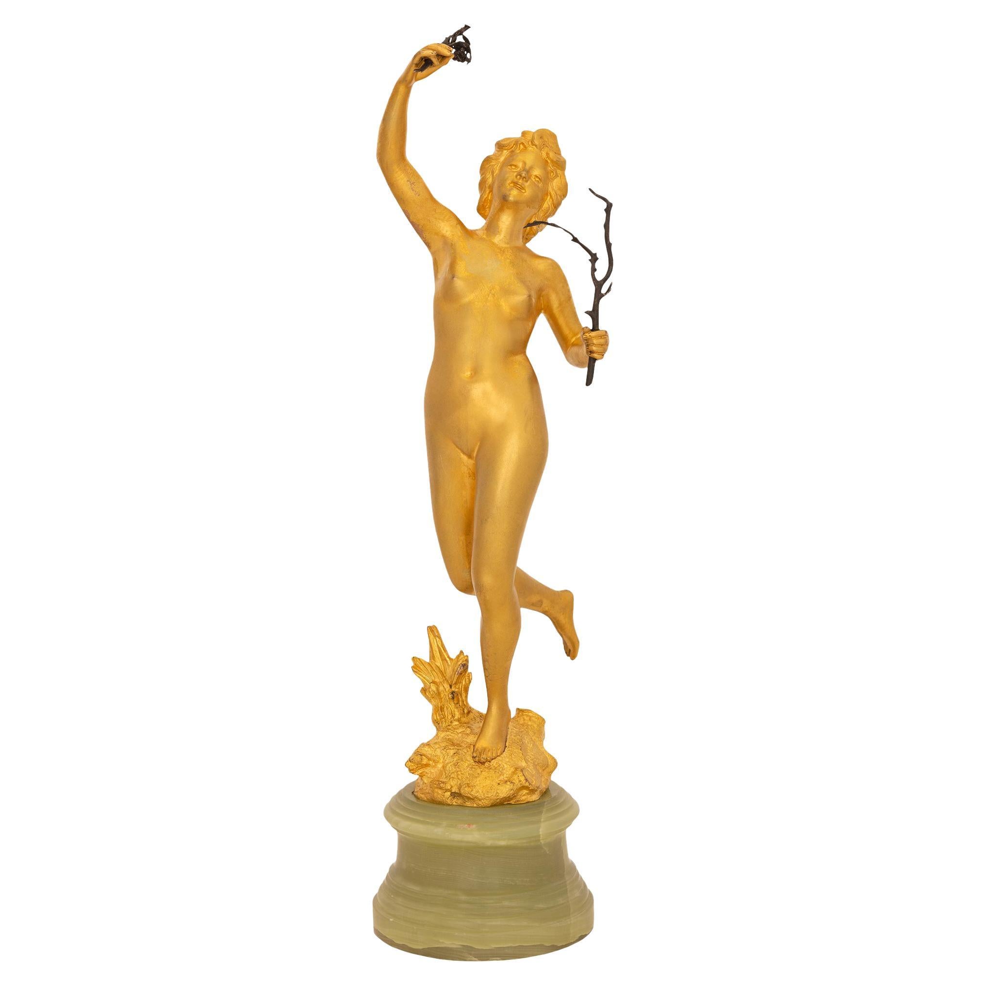 Goldbronze- und Onyxstatue einer Jungfrau im Louis-XVI-Stil des 19. Jahrhunderts im Angebot