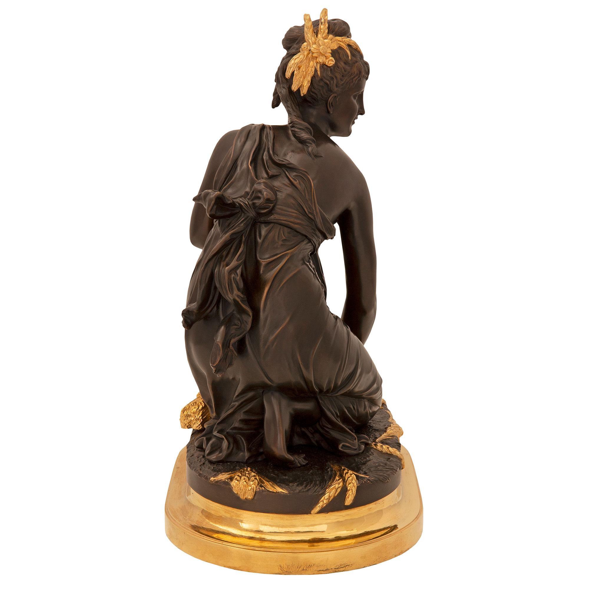 Statue aus Goldbronze und patinierter Bronze im Louis-XVI.-Stil des 19. Jahrhunderts (Louis XVI.) im Angebot