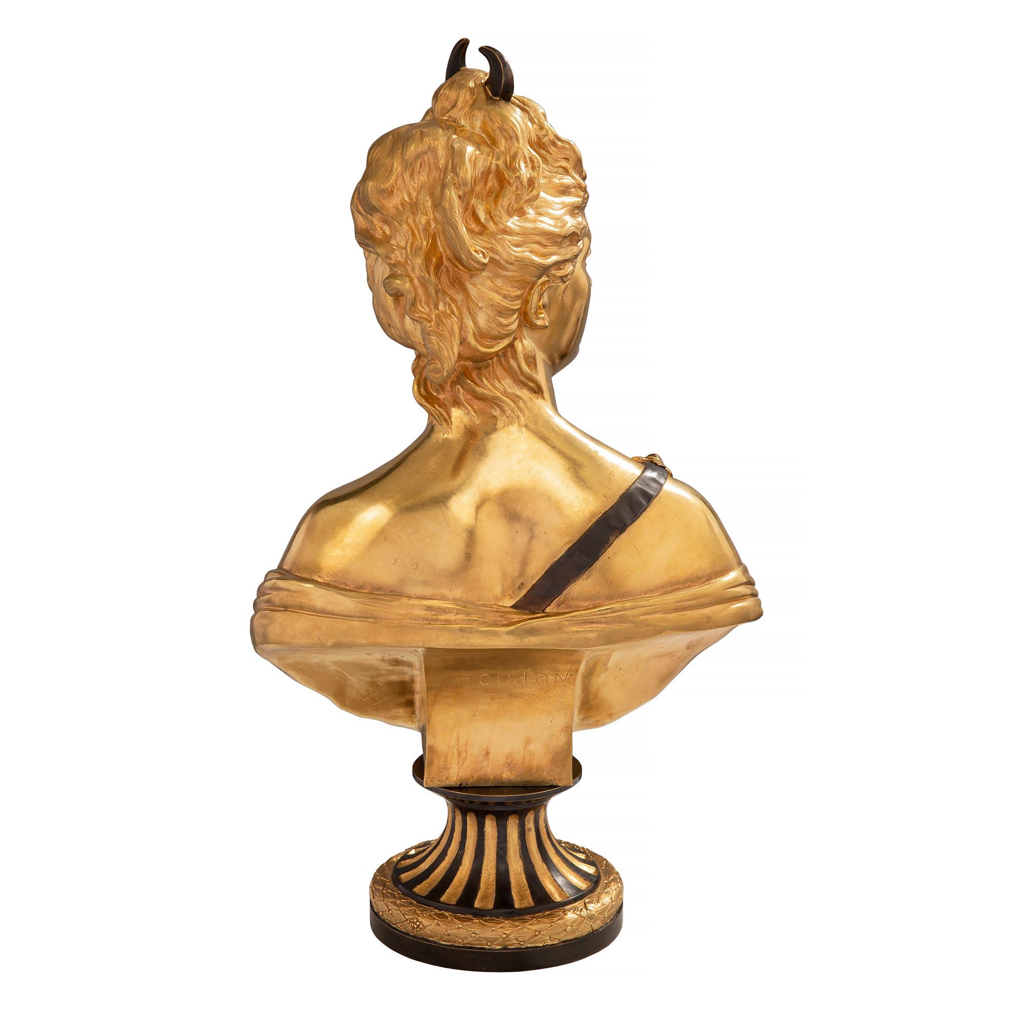 Patinato Busto in ormù francese del XIX secolo in stile Luigi XVI firmato Houdon e Frères in vendita