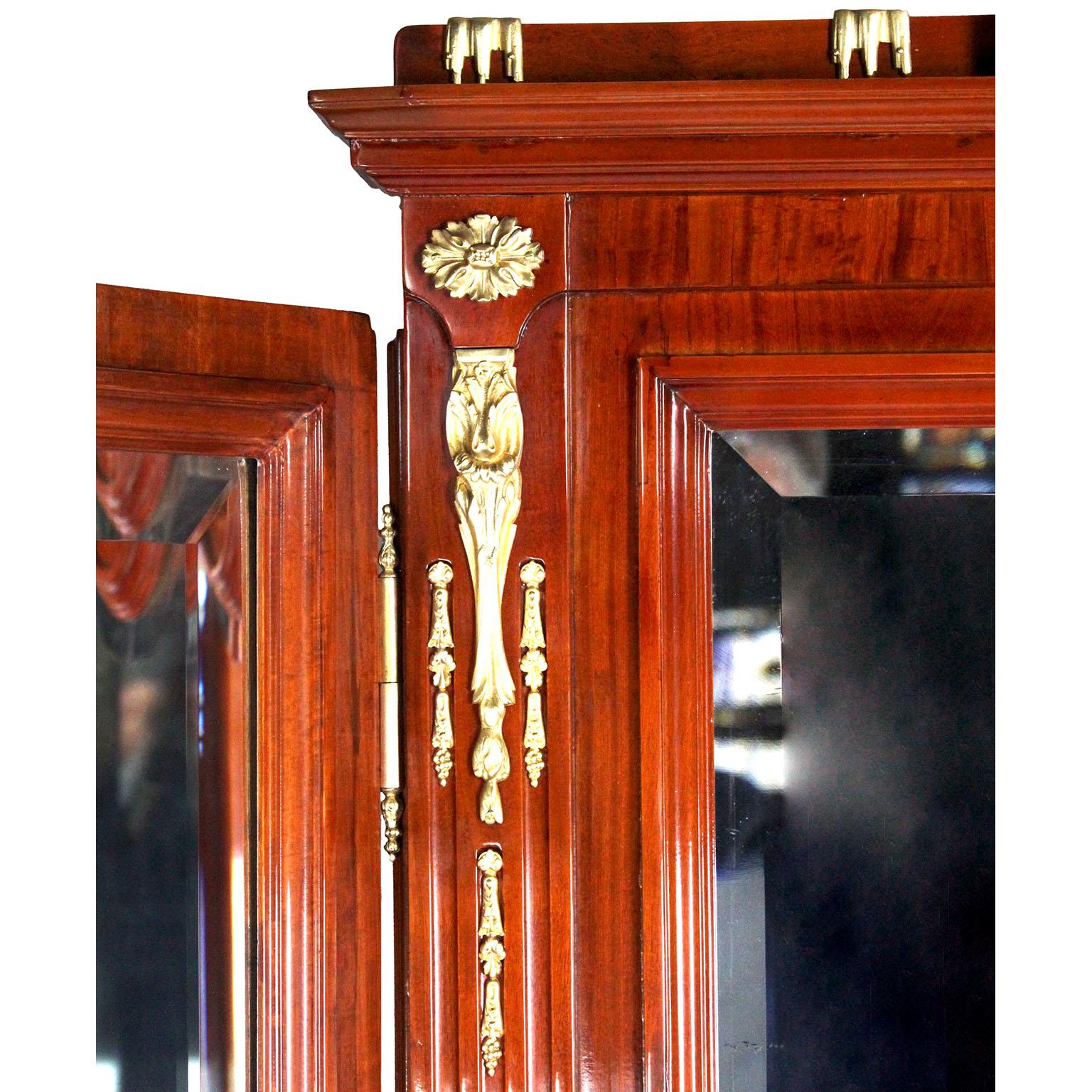 Französischer Goldbronze-Montierter Vernis-Martin-Schminkspiegel im Louis-XVI.-Stil des 19. Jahrhunderts (Abgeschrägt) im Angebot