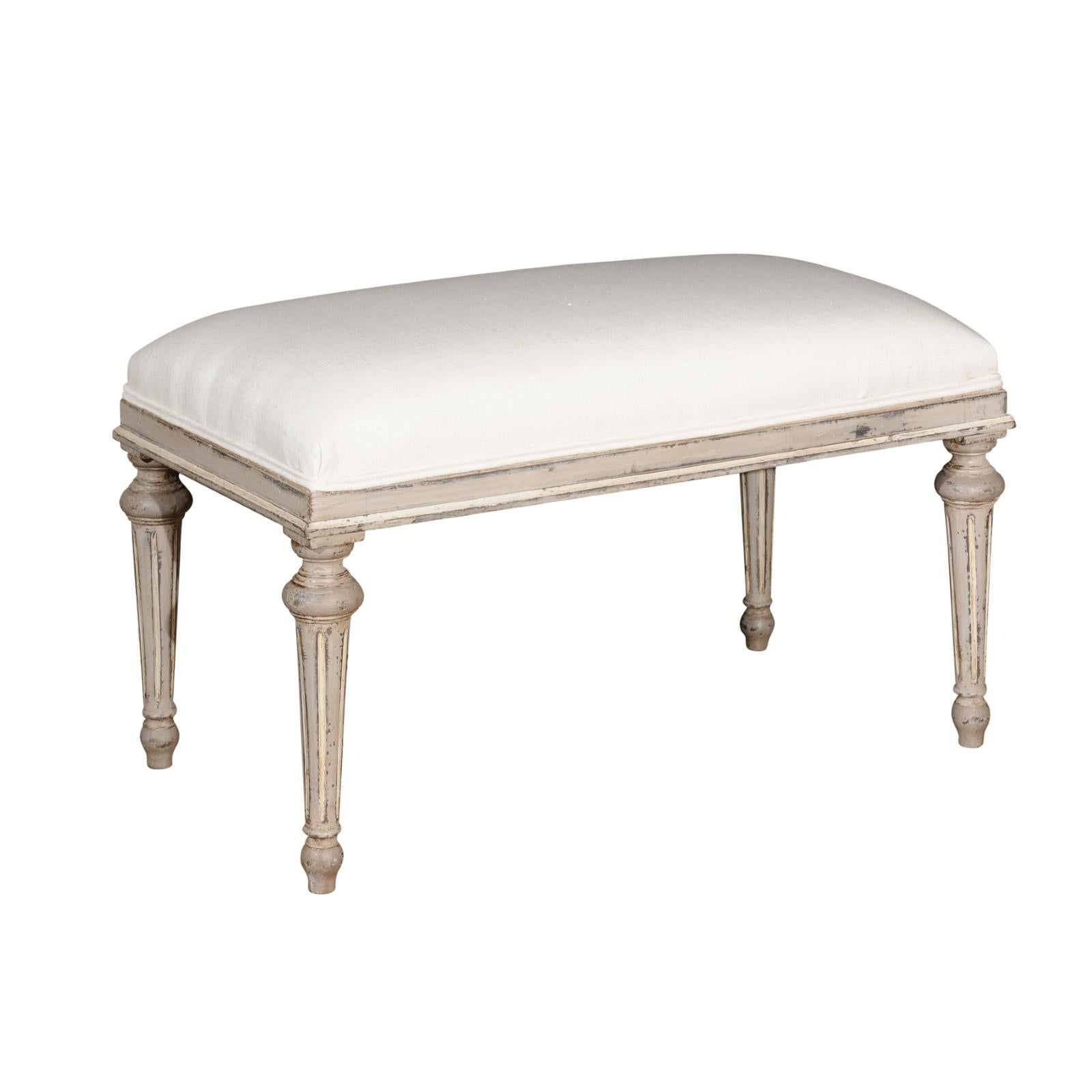  French 19th Century Louis XVI Style Painted Benche with Fluted Legs In Good Condition In Atlanta, GA