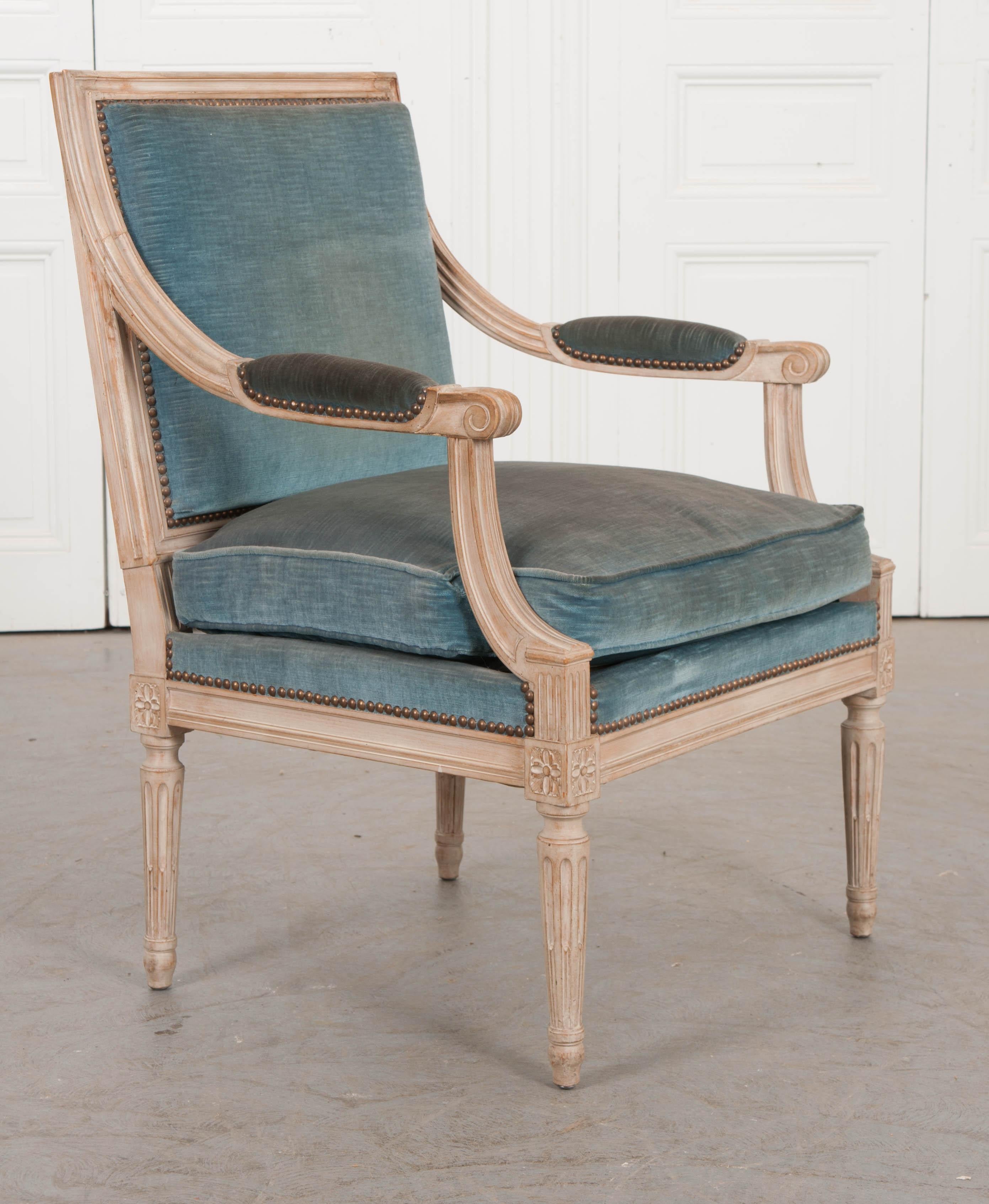 French 19th Century Louis XVI-Style Painted Fauteuil 6