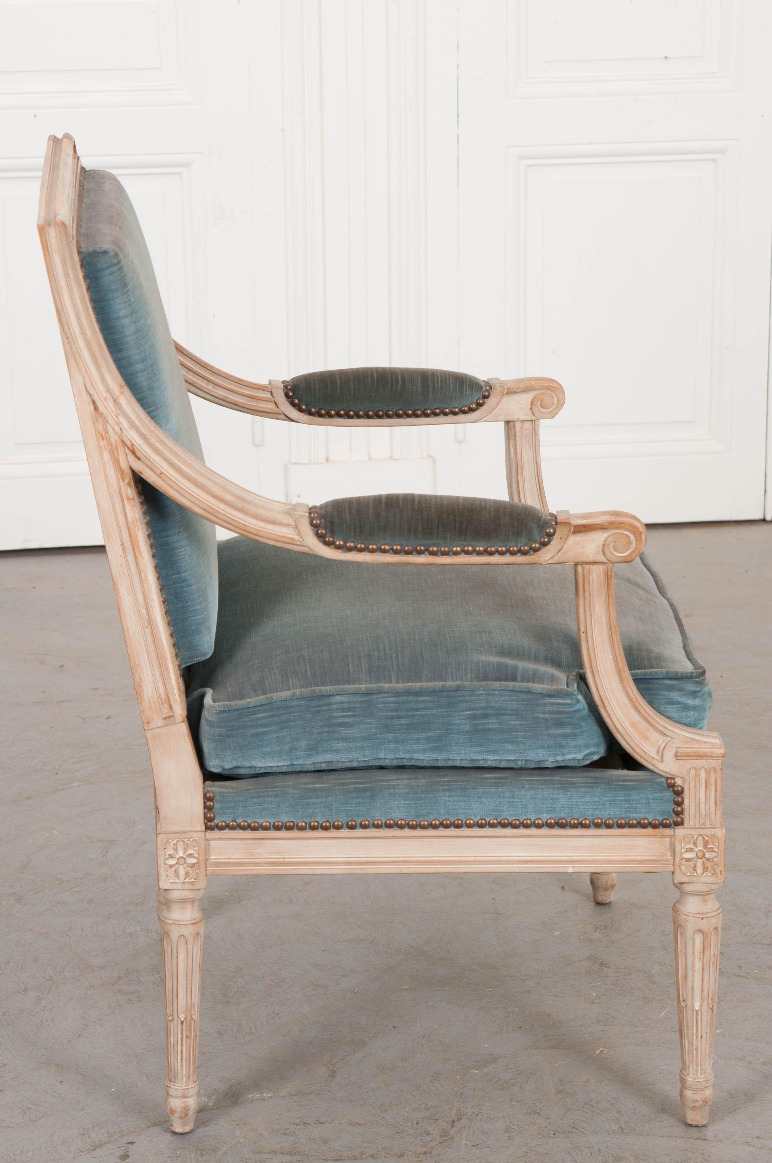 French 19th Century Louis XVI-Style Painted Fauteuil 8