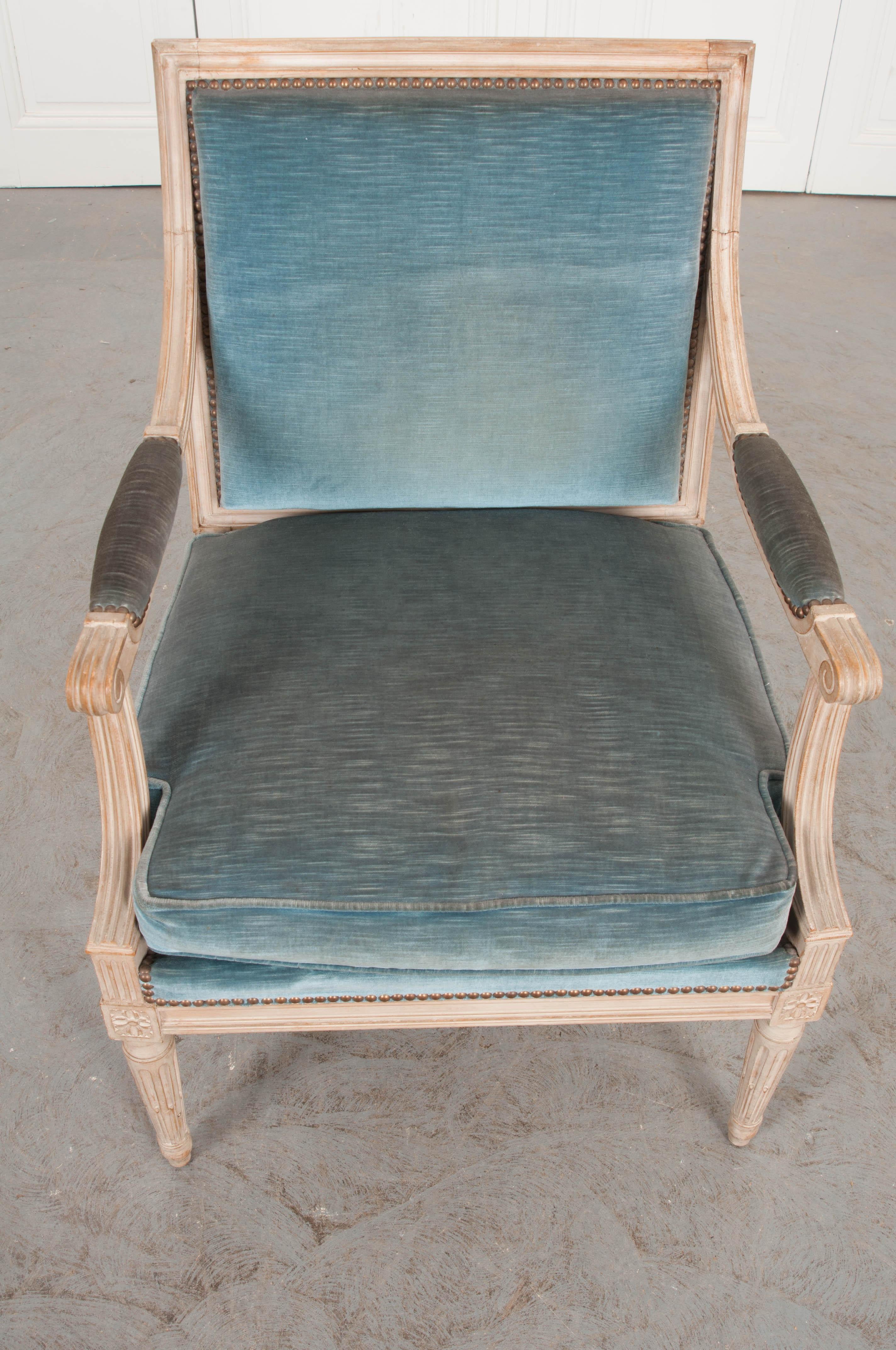 French 19th Century Louis XVI-Style Painted Fauteuil 3