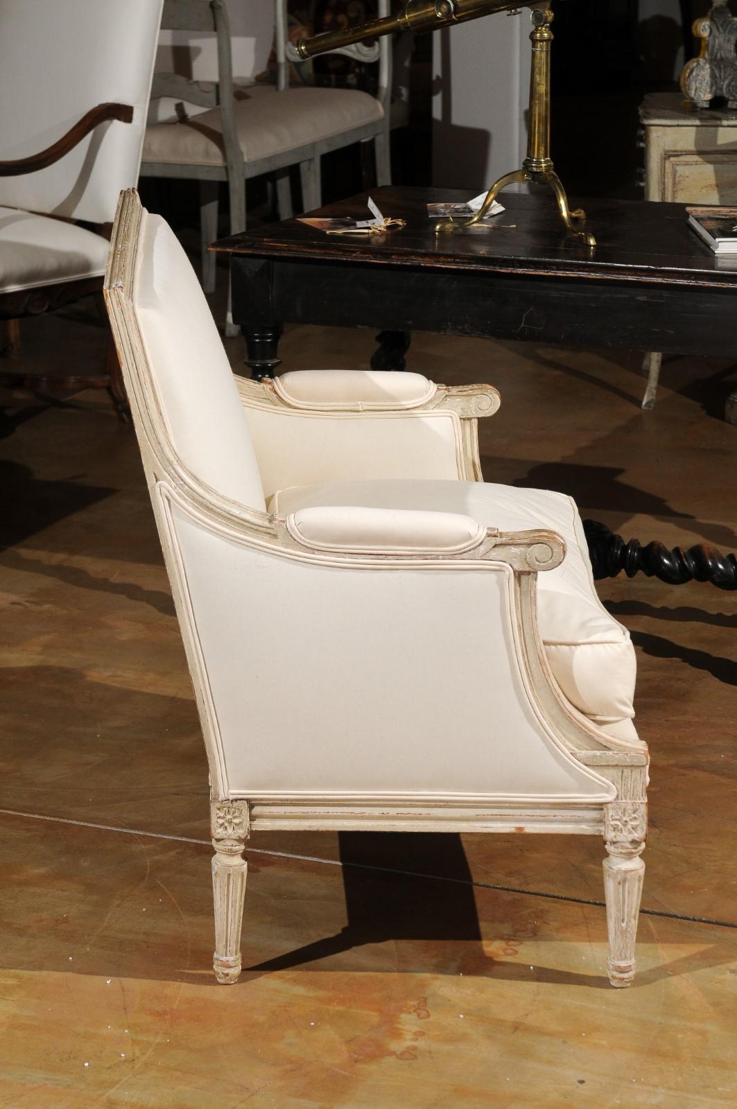 French 19th Century Louis XVI Style Painted Wood Marquise Chair with Upholstery 2