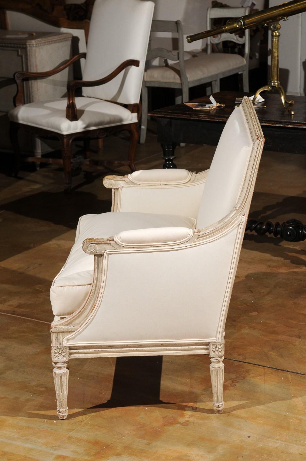 French 19th Century Louis XVI Style Painted Wood Marquise Chair with Upholstery 6