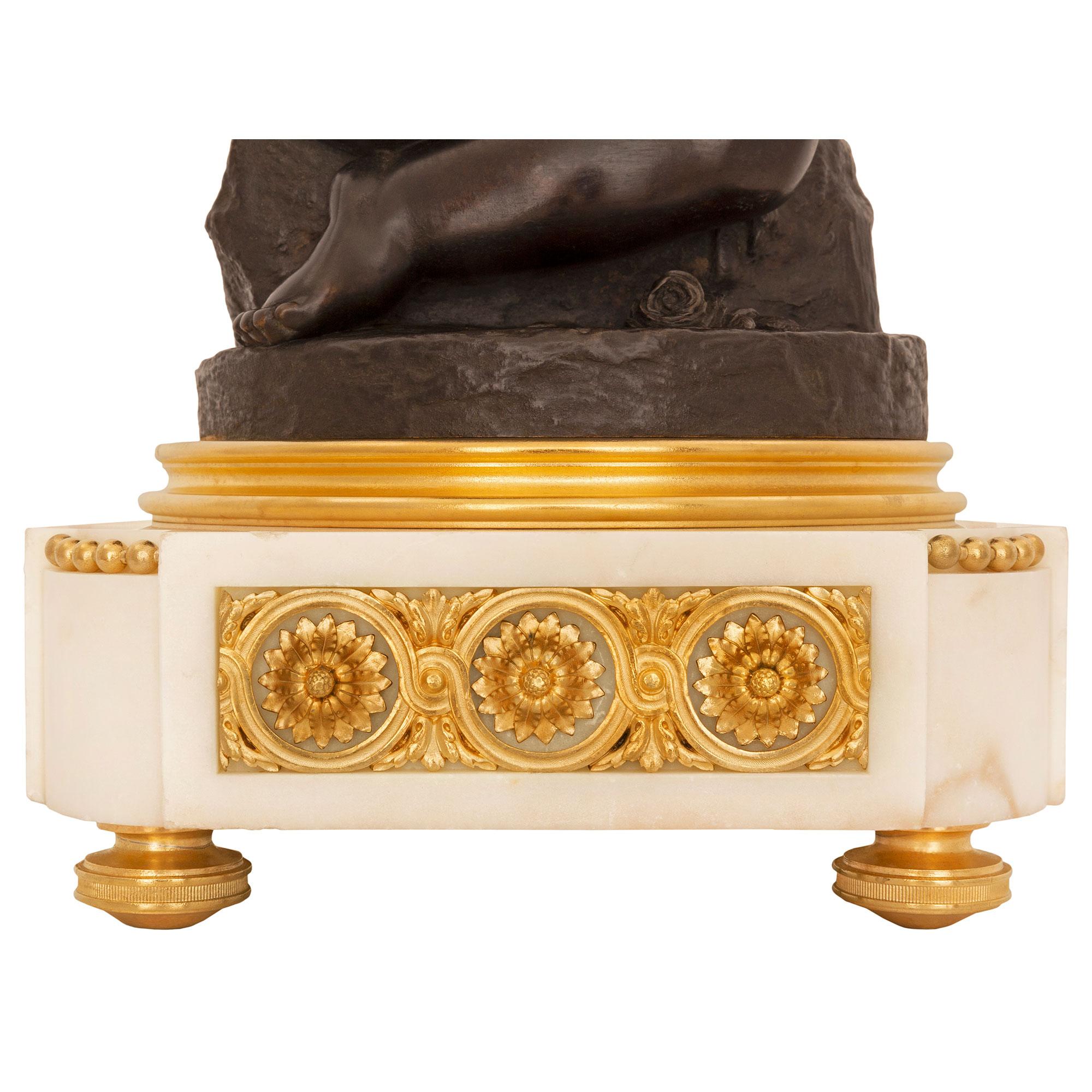 Statua francese del XIX secolo in stile Luigi XVI in bronzo patinato, ormolu e marmo in vendita 2
