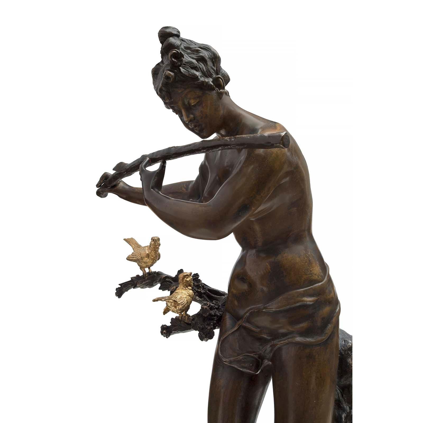 Français Statue française du 19ème siècle de style Louis XVI en bronze patiné, bronze doré et onyx en vente