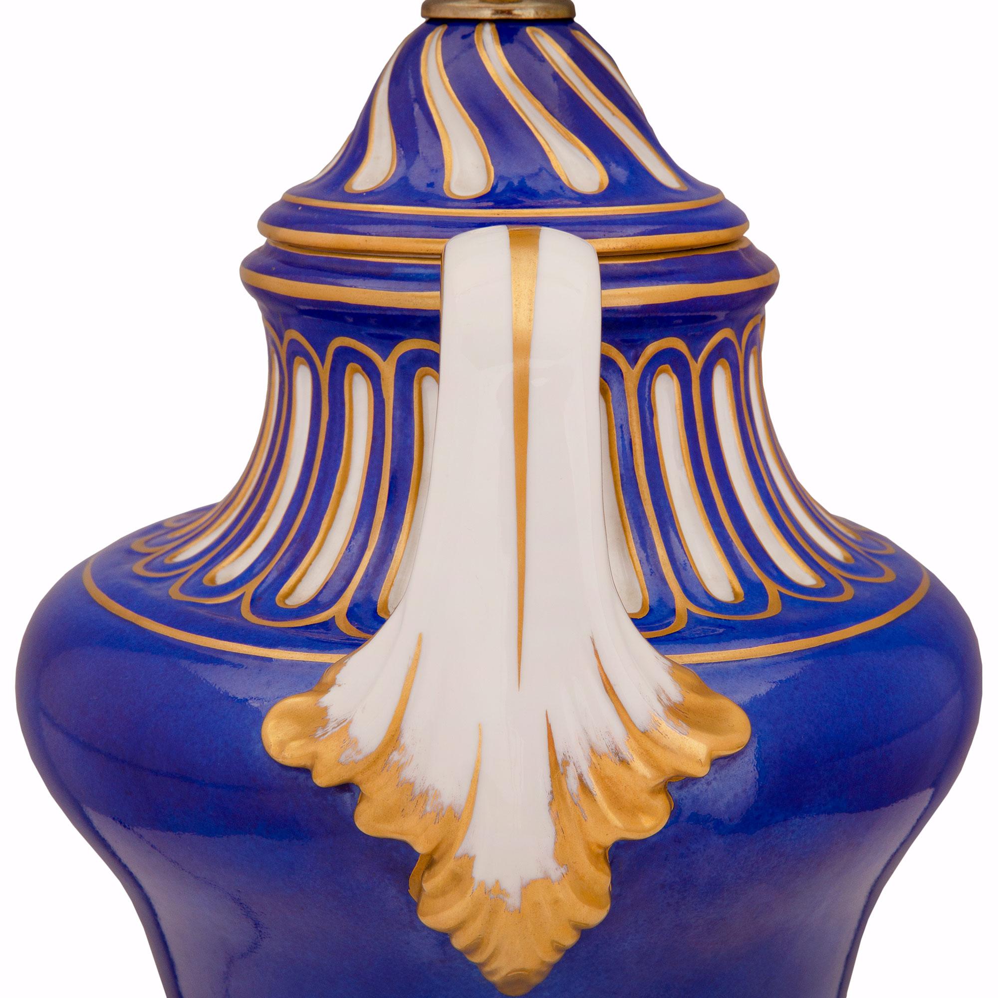 French 19th Century Louis XVI Style 'Porcelain De Paris' Urn Mounted Into A Lamp 3