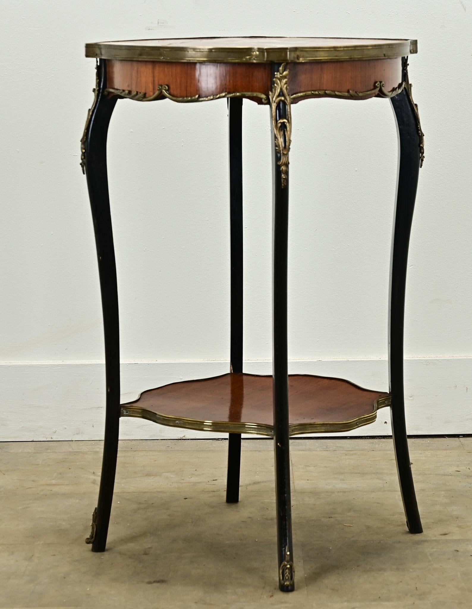Laiton Table française du 19ème siècle de style Louis XVI en vente