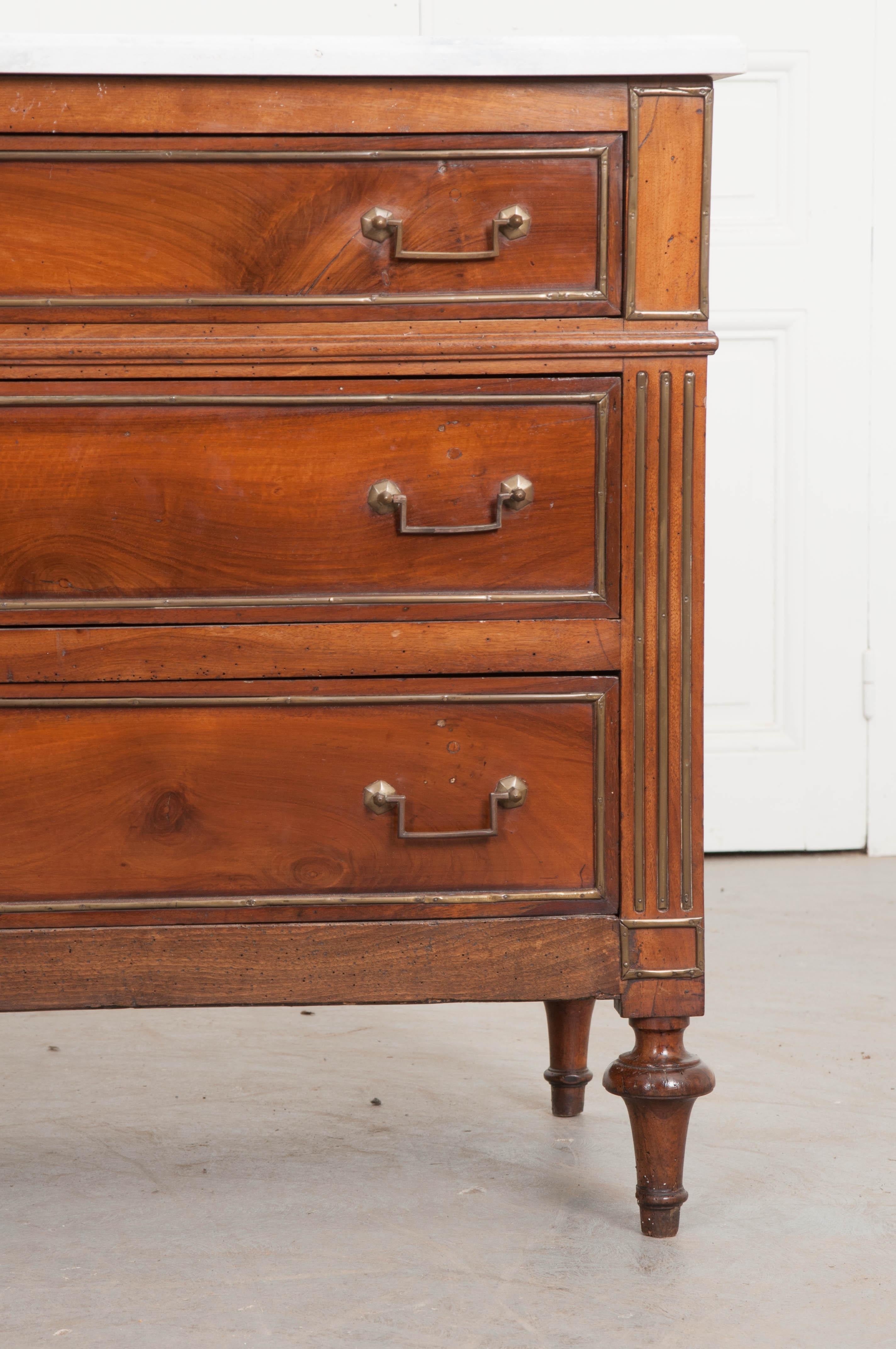French 19th Century Louis XVI Style Walnut Commode with Faux Marble Top (Französisch)