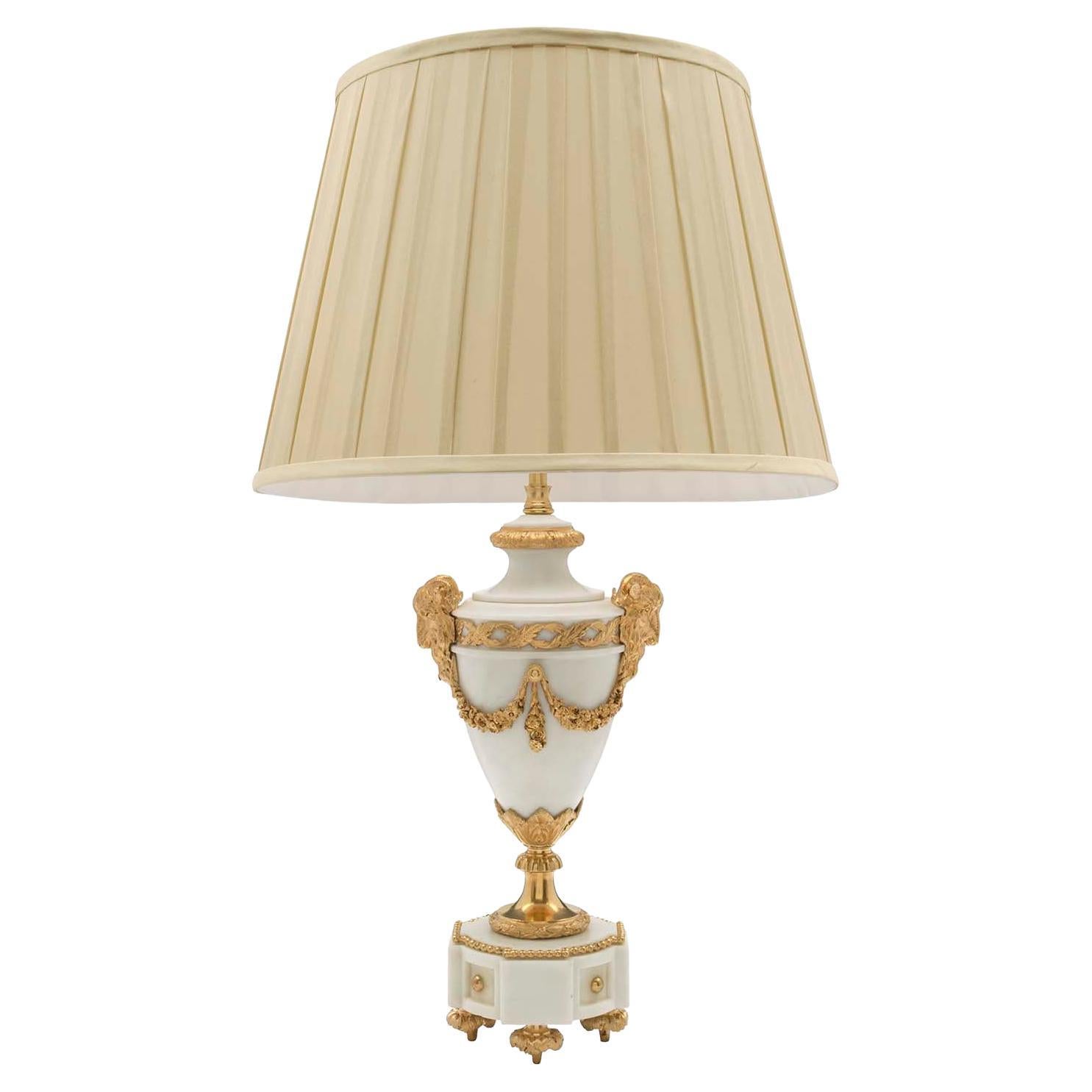 French 19th Century Louis XVI Style White Carrara Marble and Ormolu Lamp For Sale