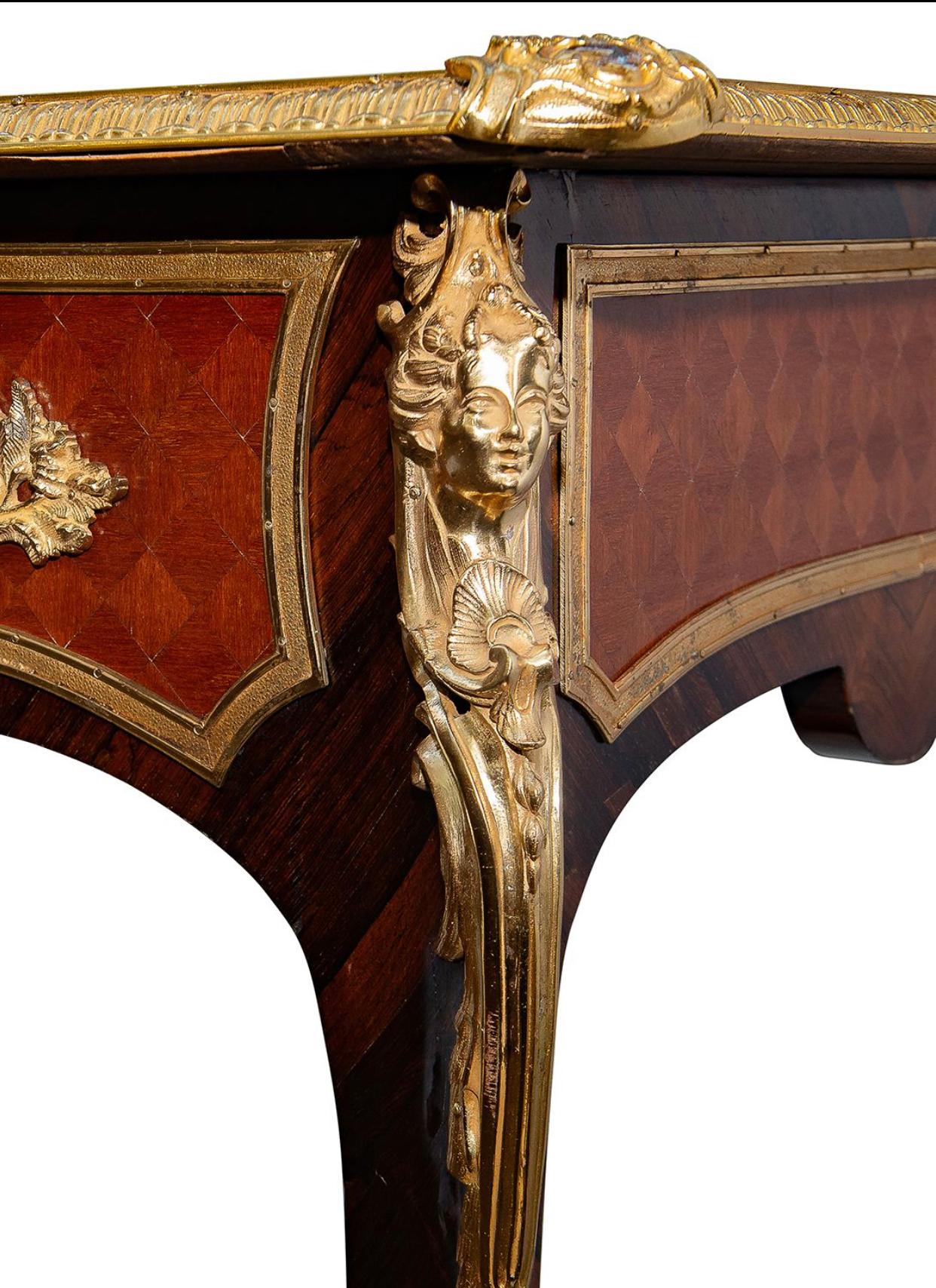 Eine sehr gute Qualität, beeindruckend 18. Jahrhundert Stil Kingwood Bureau plat, in der Art von Zweiner. Mit einem Einsatz aus grünem Leder Schreibfläche mit vergoldeten Werkzeugen. vergoldeten Ormolu Leisten und Monopodia Halterungen an den