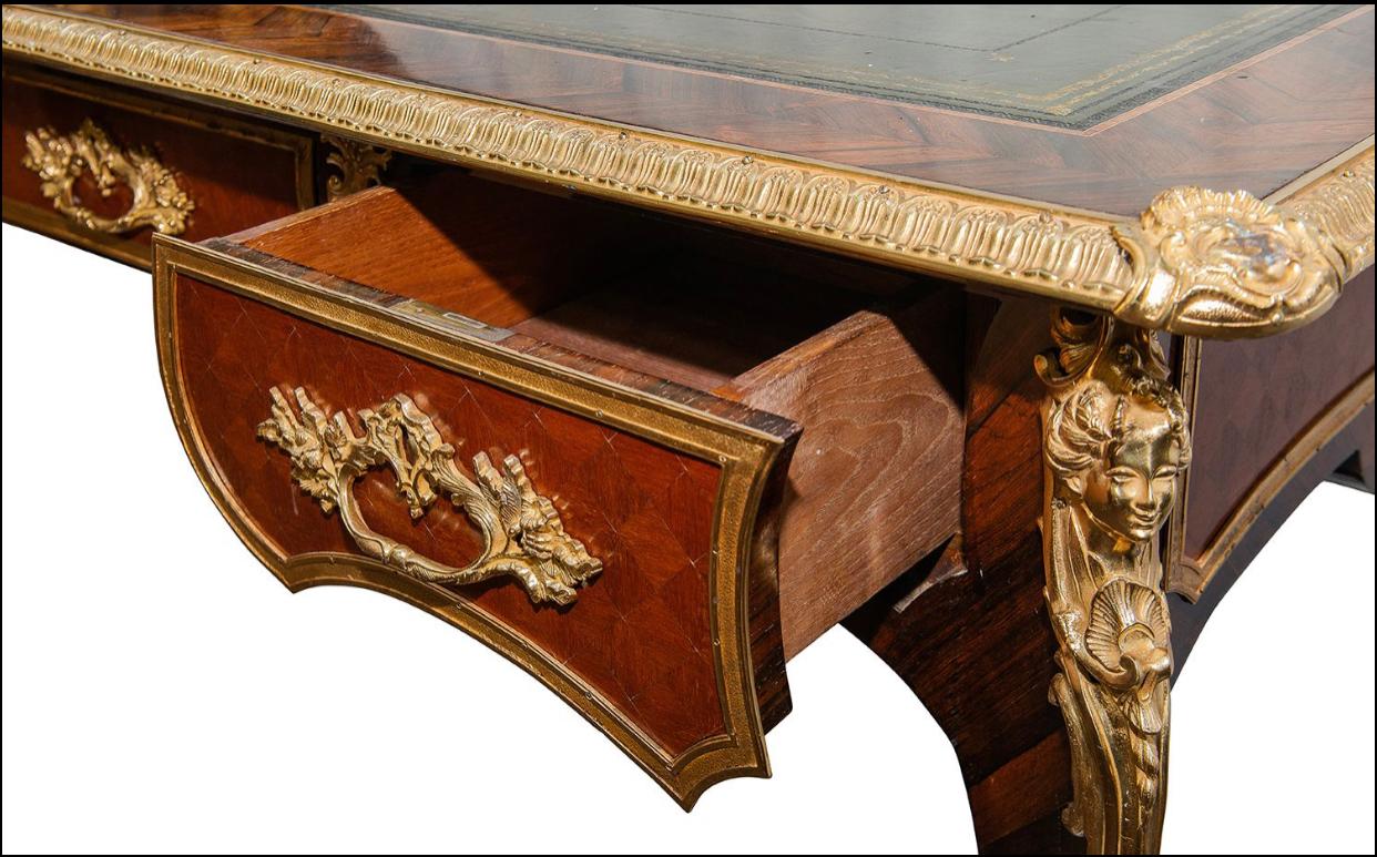 Französischer Schreibtisch im Louis-XVI-Stil des 19. Jahrhunderts (Mahagoni) im Angebot