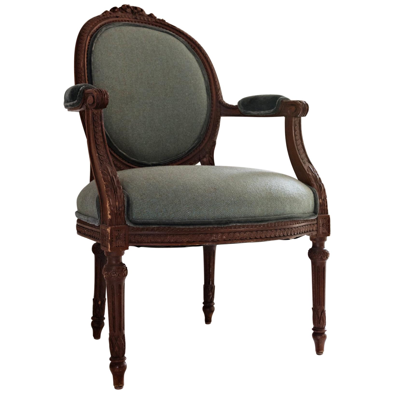 French, 19th Century Louis XVI Walnut Fauteuil For Sale