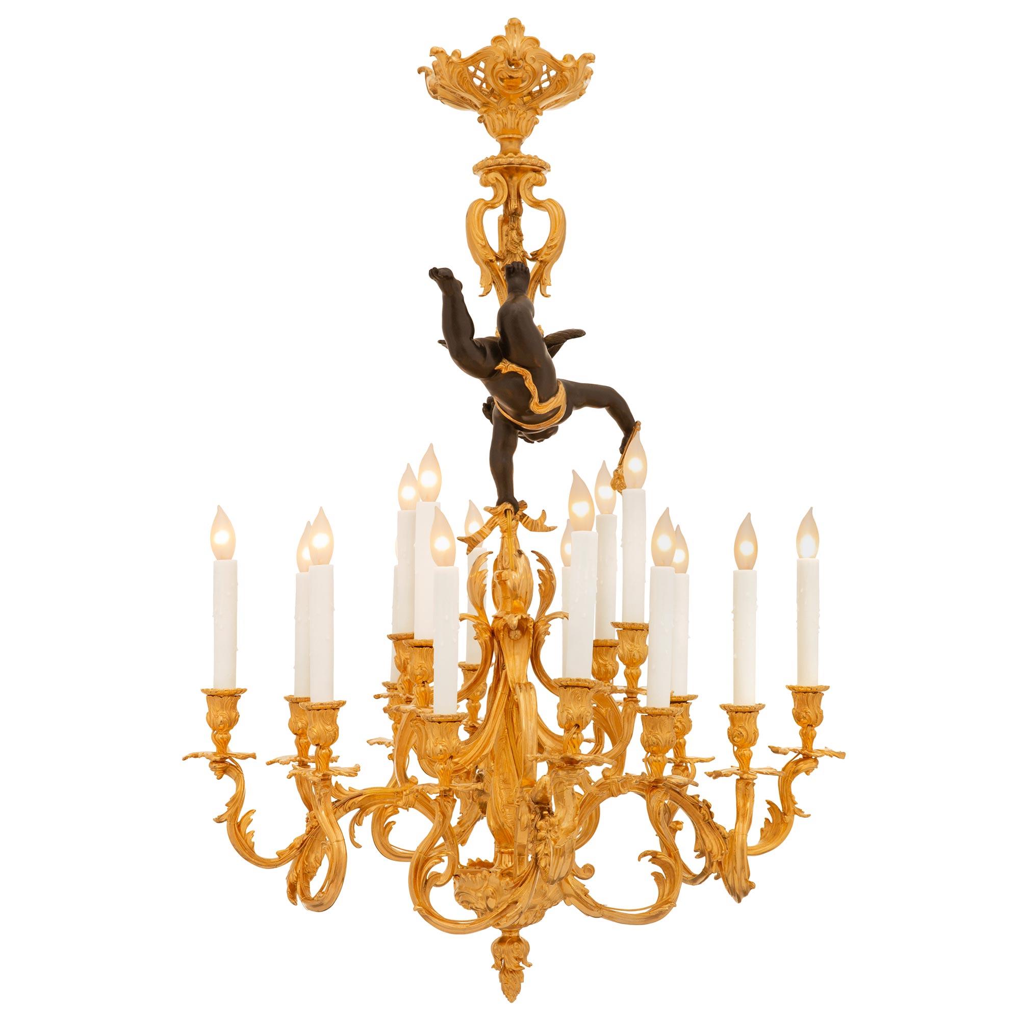Francese Lampadario francese del XIX secolo in stile Luigi XVI/XV in Ormolu e bronzo patinato in vendita