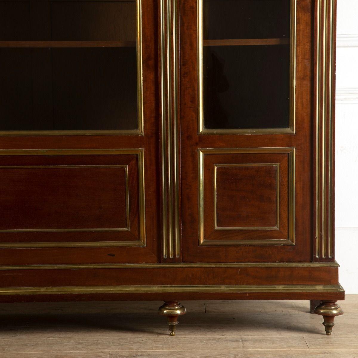French 19th Century Mahogany and Brass Bookcase For Sale 2