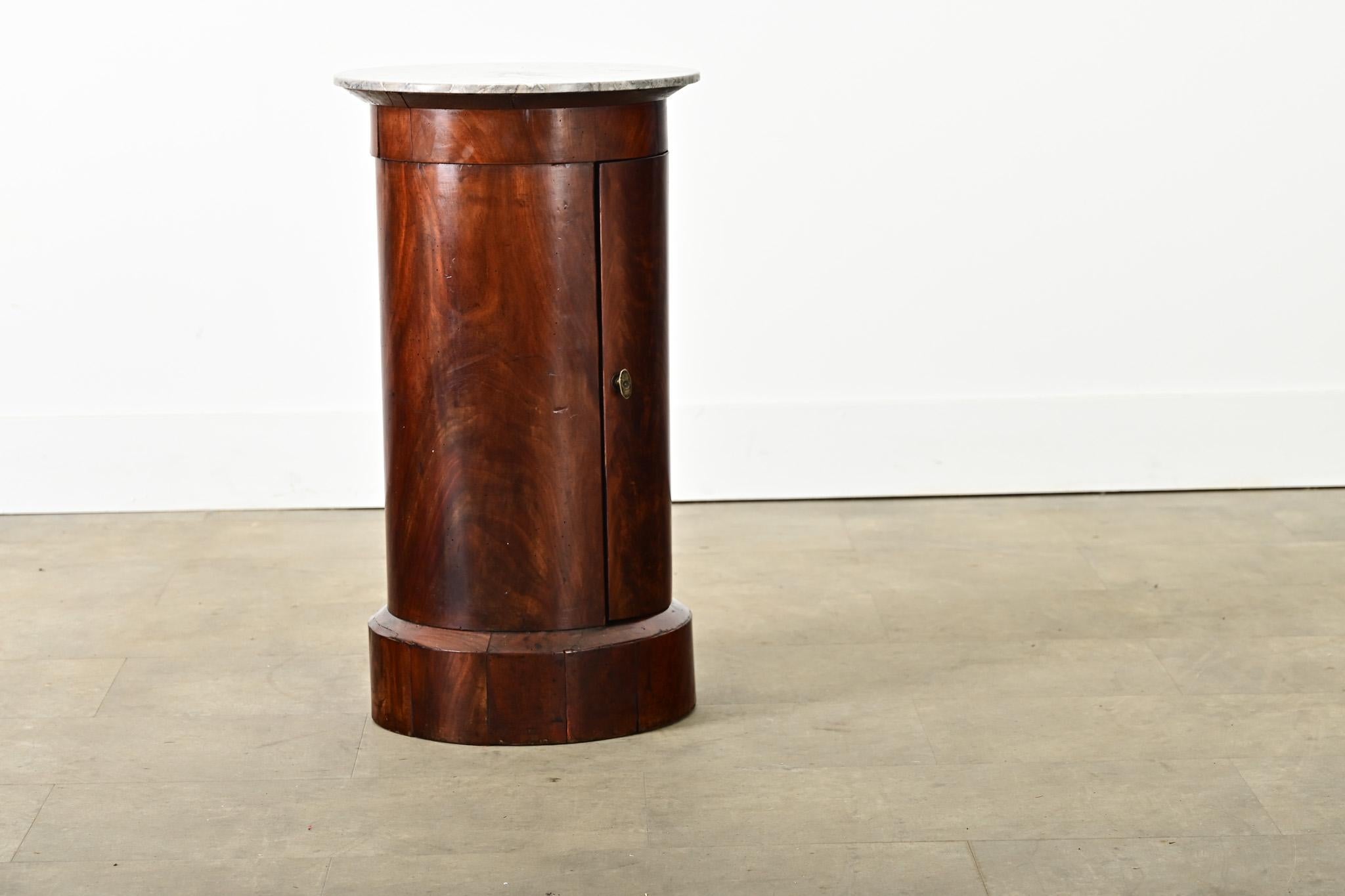 French 19th Century Mahogany Bedside Cabinet (Louis Philippe) im Angebot