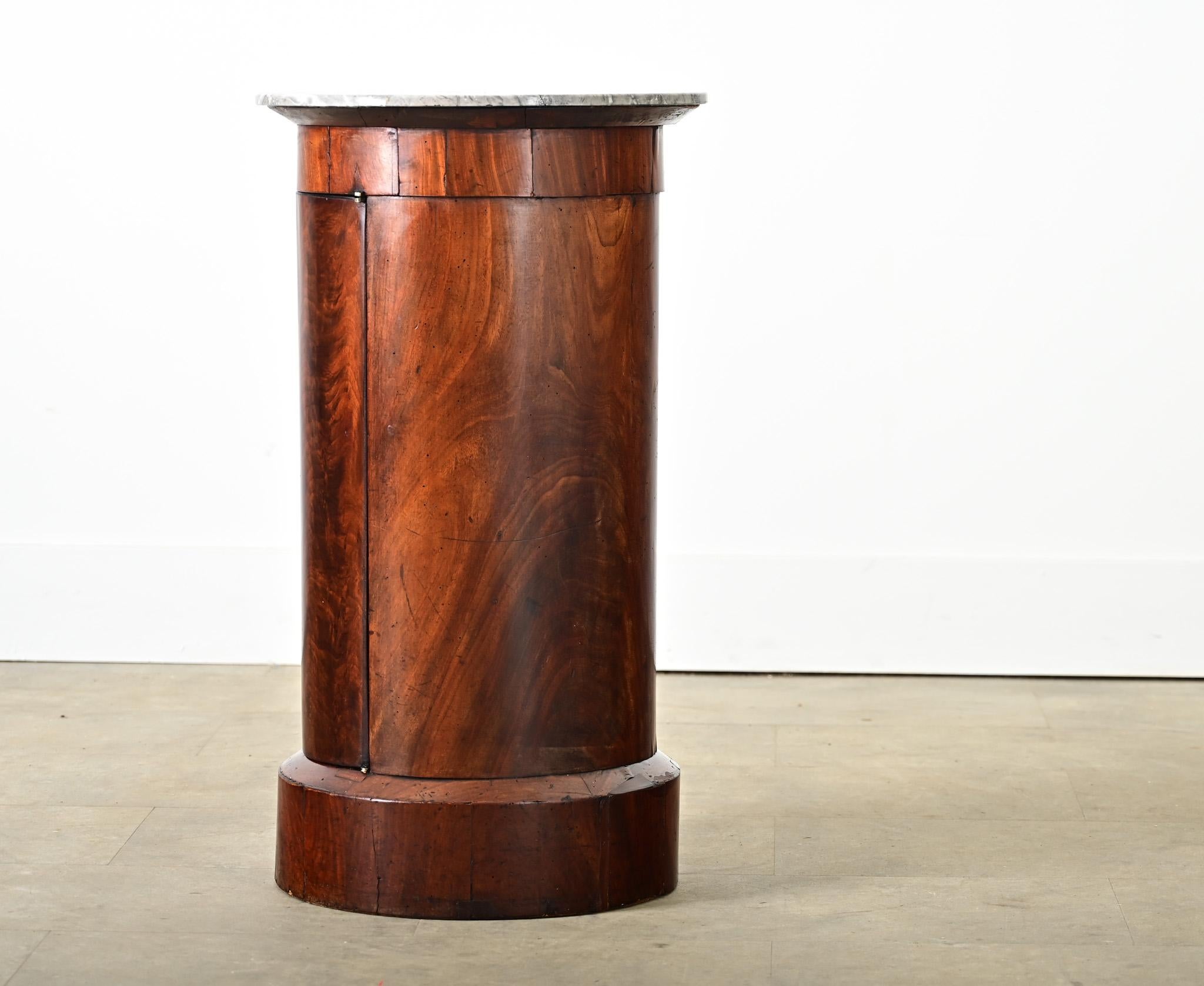 French 19th Century Mahogany Bedside Cabinet (19. Jahrhundert) im Angebot