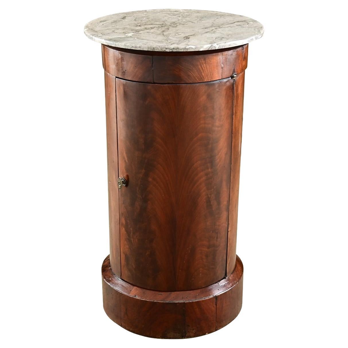 French 19th Century Mahogany Bedside Cabinet im Angebot