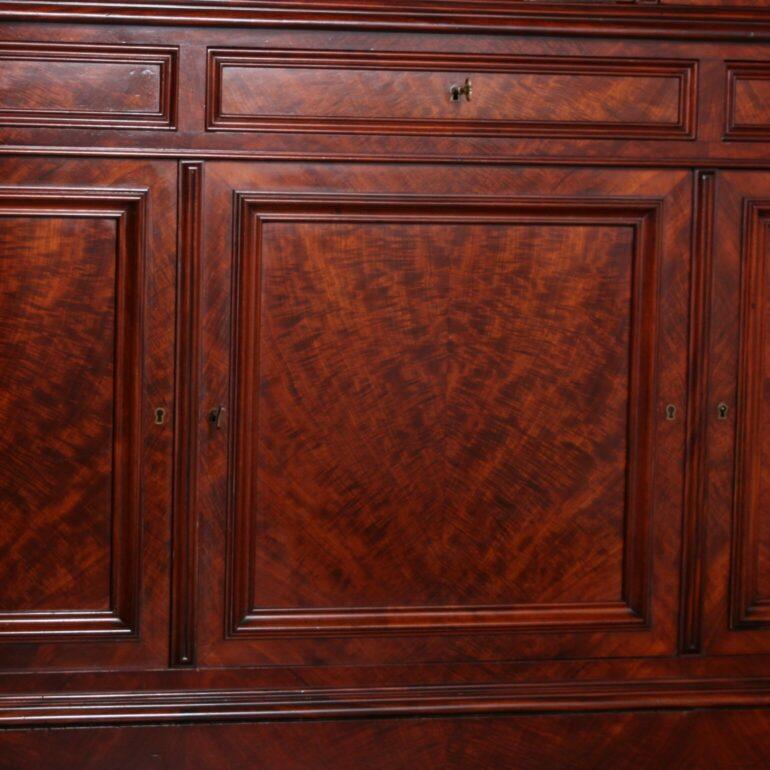 French 19th Century Mahogany Bookcase For Sale 3