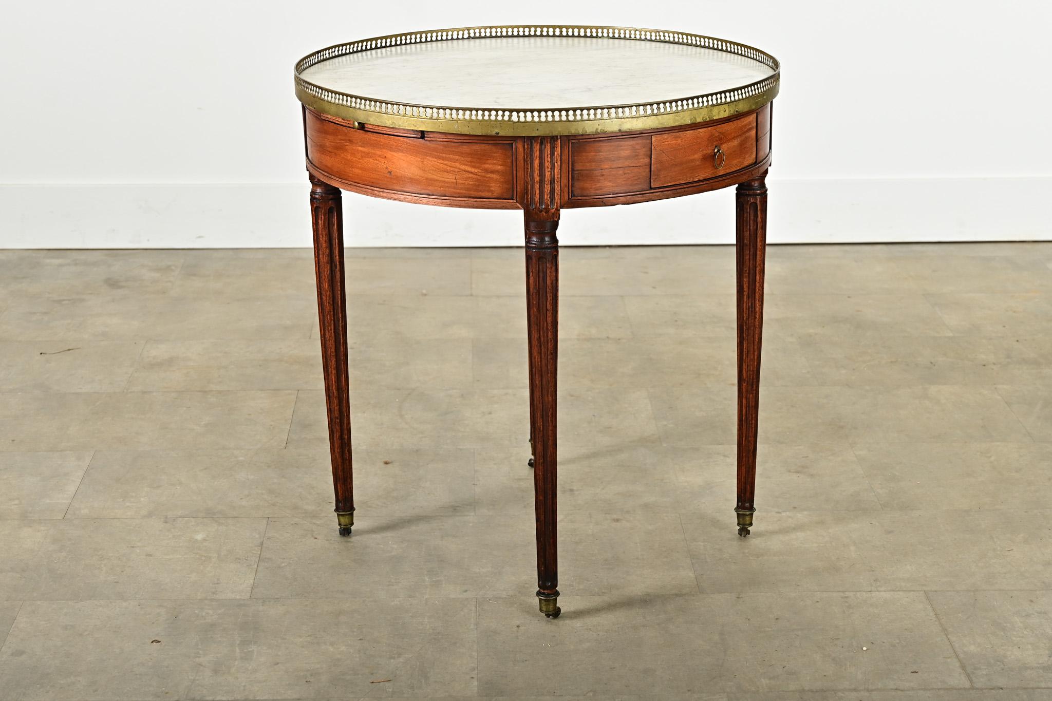 Carved French 19th Century Mahogany Gueridon Bouillotte Table For Sale