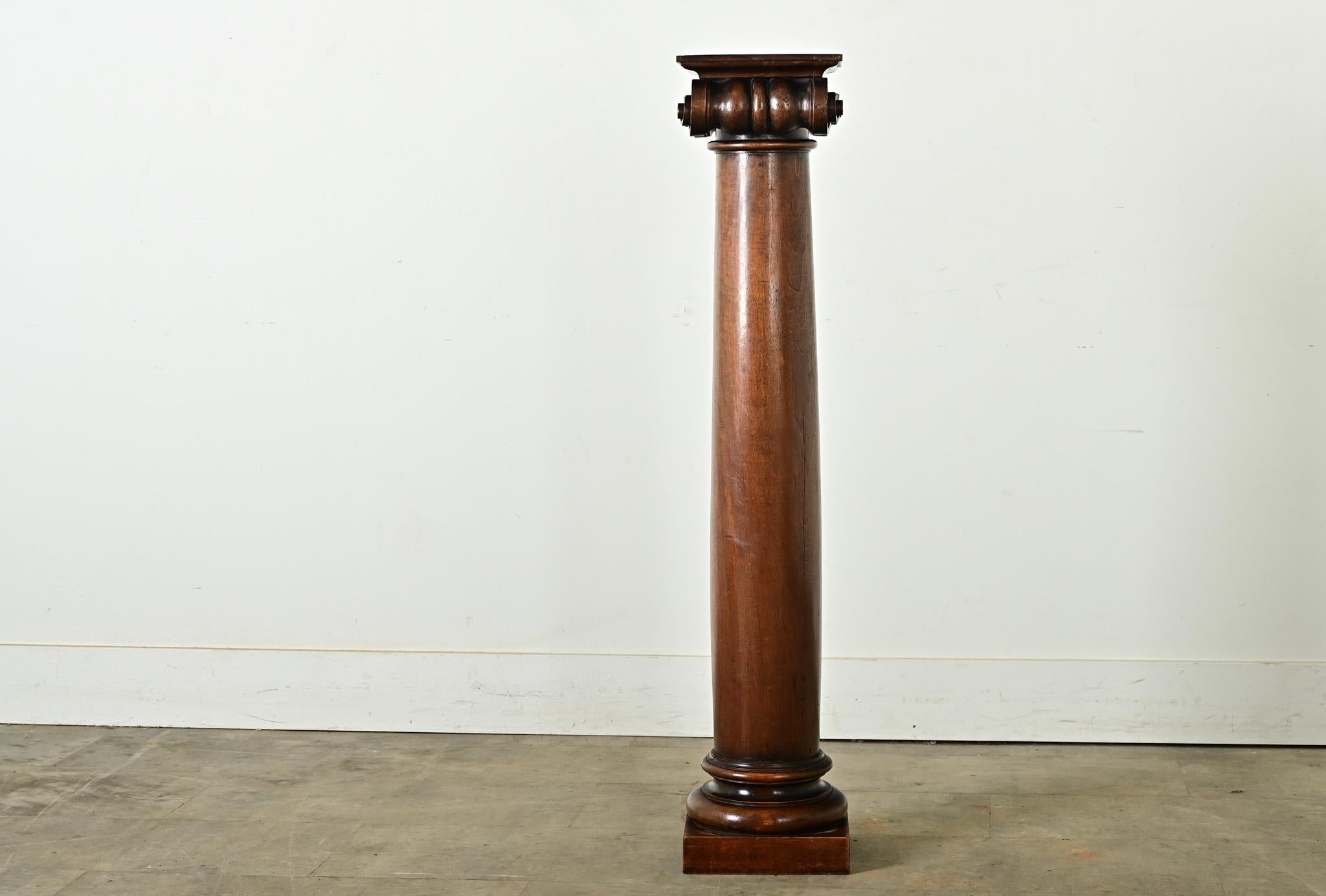 Französische Ionische Säule aus Mahagoni des 19. Jahrhunderts (Neoklassisch)