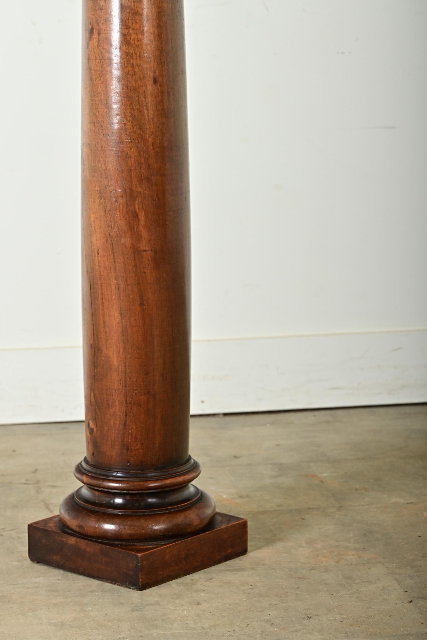 Französische Ionische Säule aus Mahagoni des 19. Jahrhunderts im Zustand „Gut“ in Baton Rouge, LA
