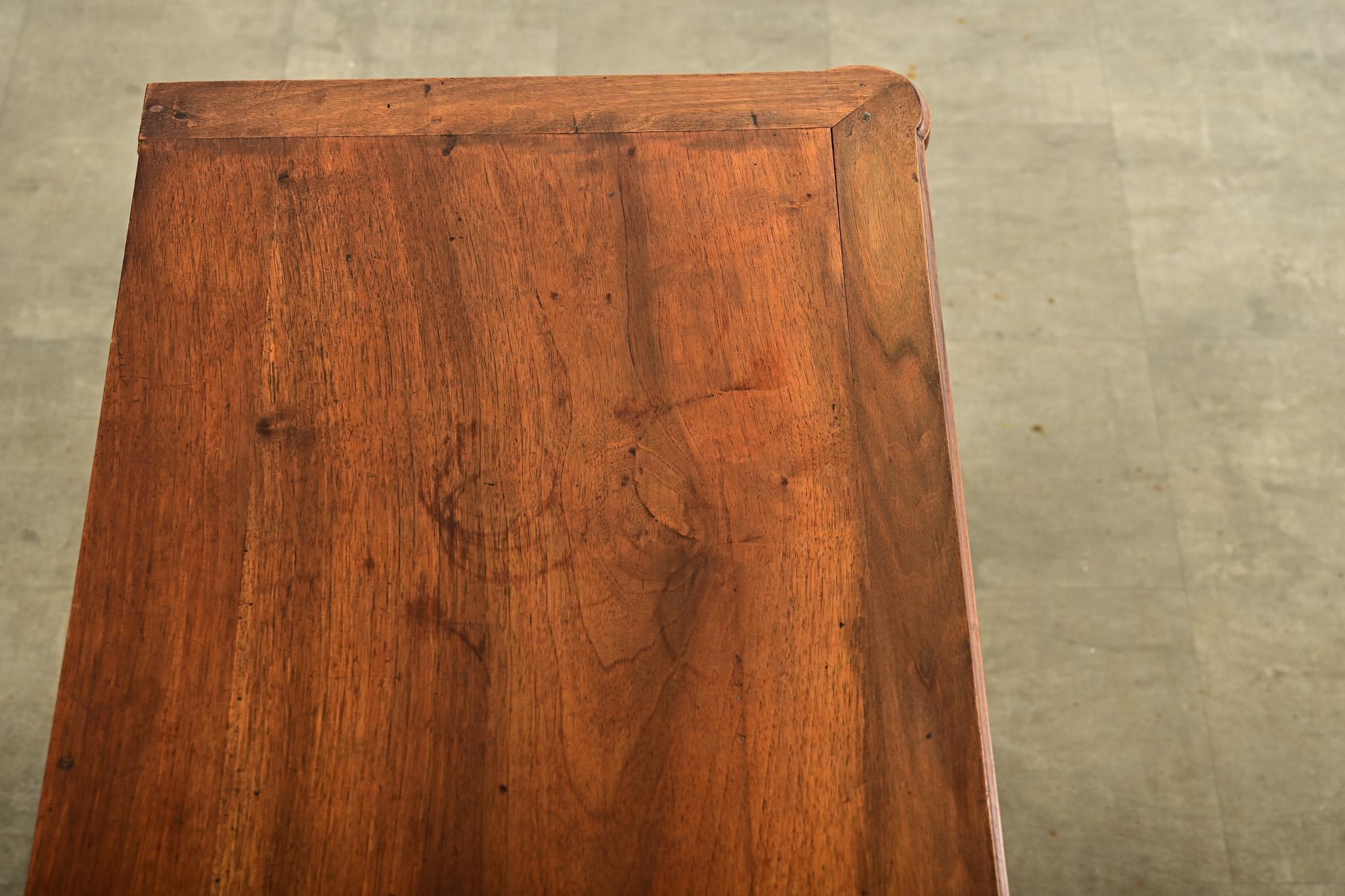 French 19th Century Mahogany Louis XVI Style Commode in vendita 1
