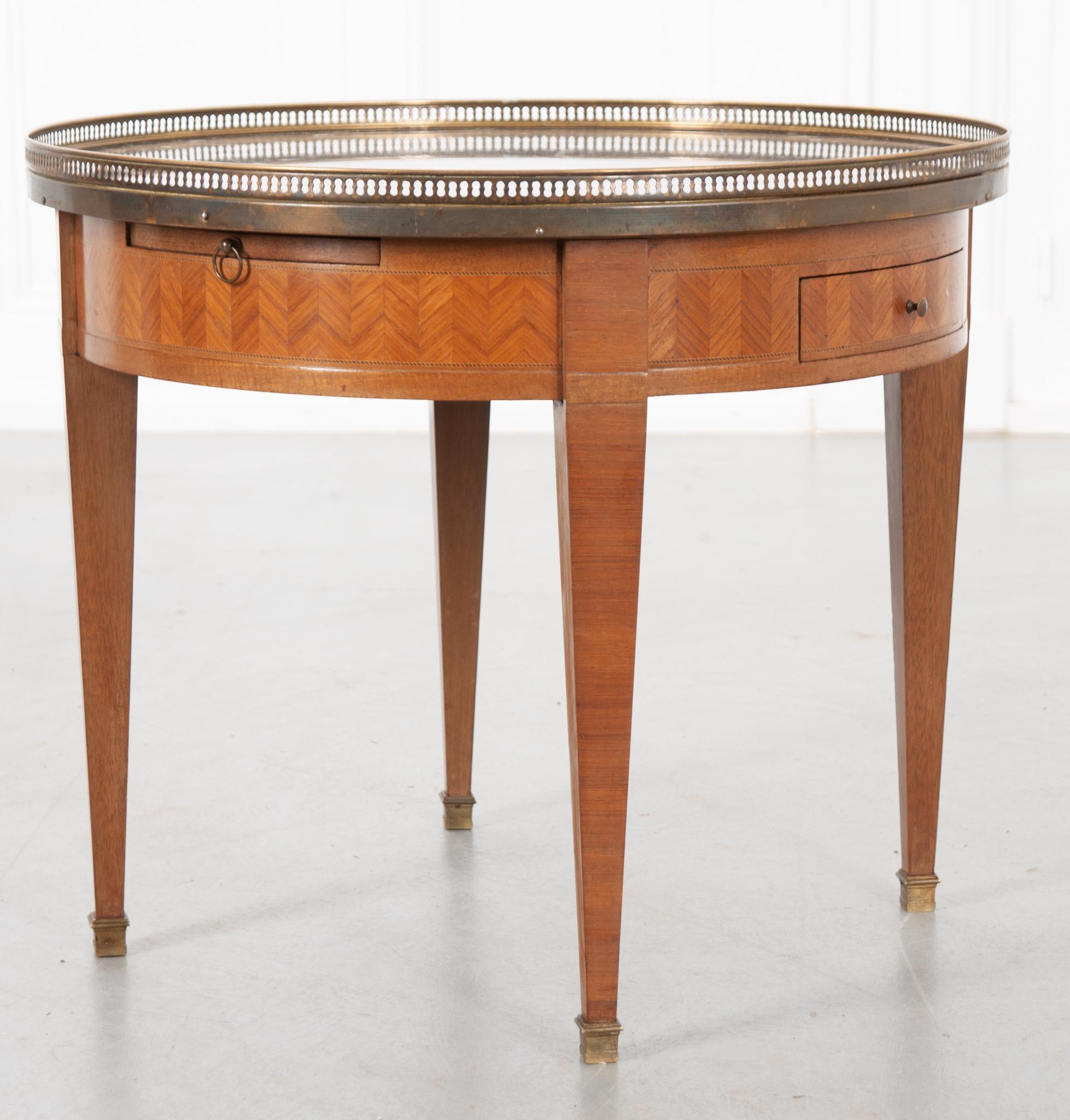 French 19th Century Mahogany Louis XVI-Style Guéridon Coffee Table 3