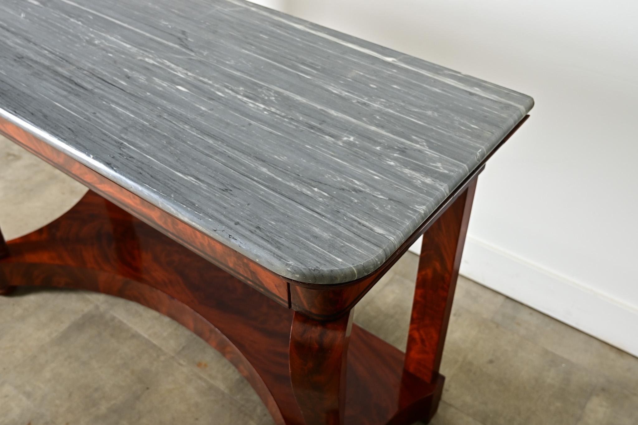 Marmo Console di restauro francese del XIX secolo in mogano e marmo in vendita