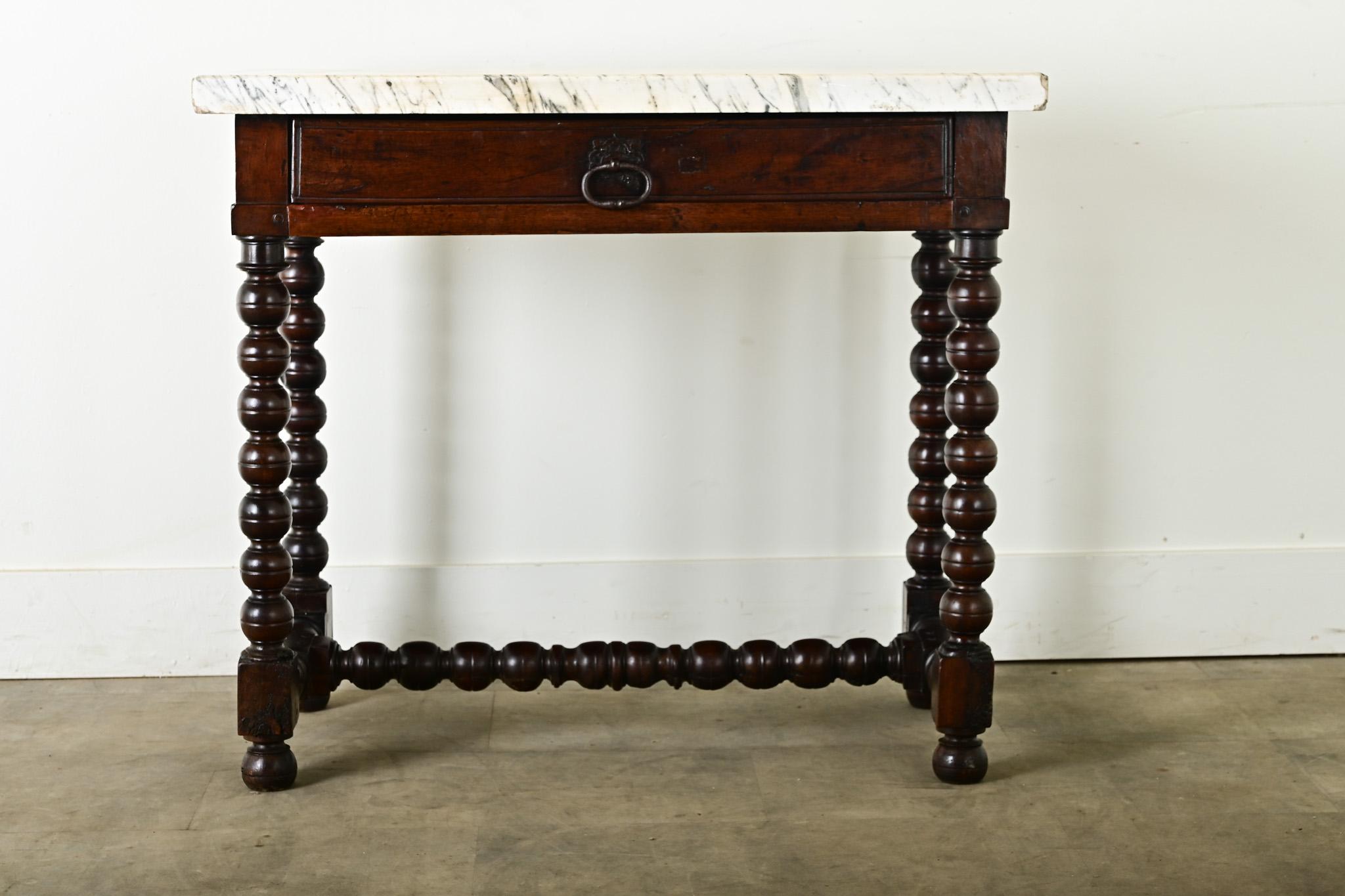 Georgien Table d'appoint française du 19ème siècle en acajou avec tiroir en vente