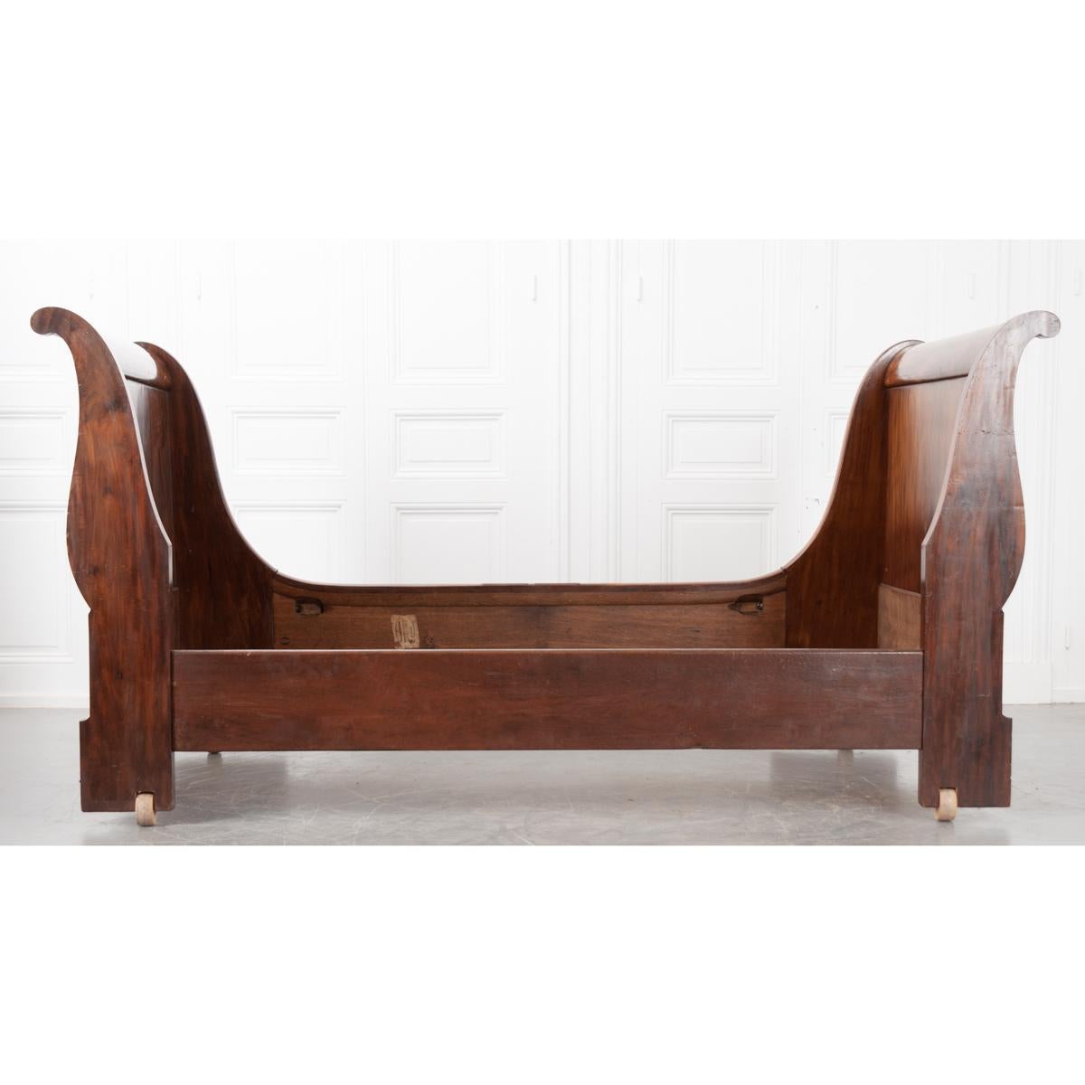French 19th Century Mahogany Sleigh Bed 8