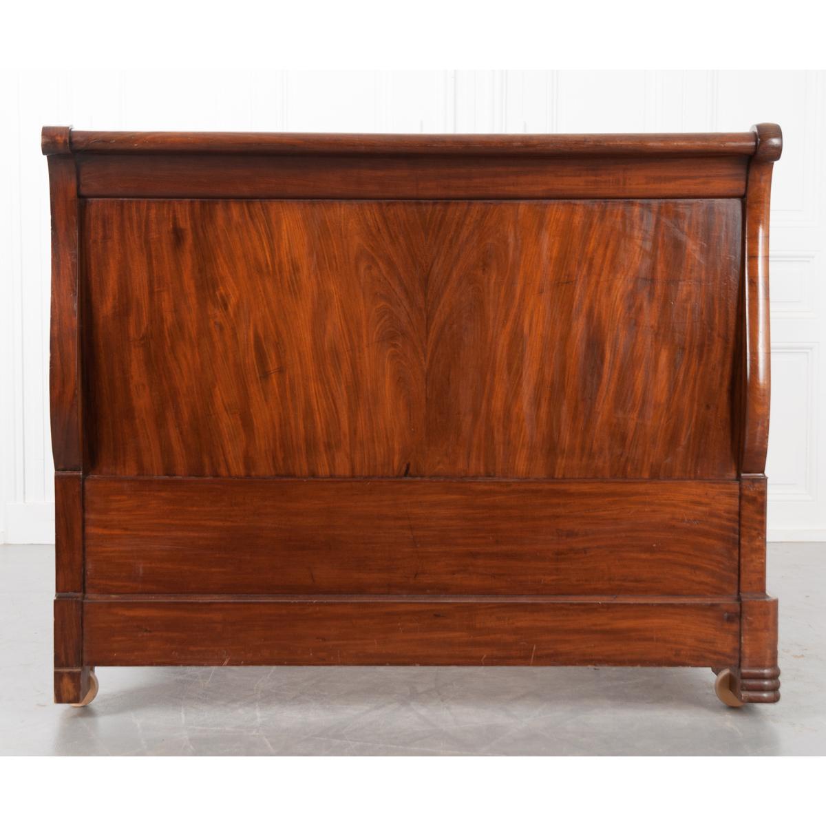 French 19th Century Mahogany Sleigh Bed In Good Condition In Baton Rouge, LA
