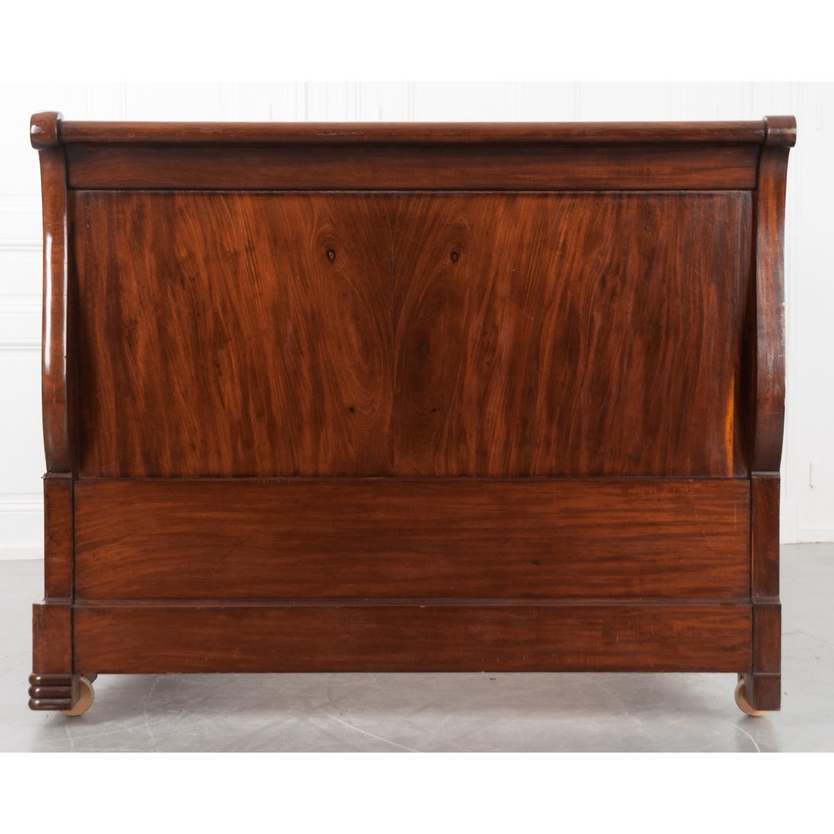 French 19th Century Mahogany Sleigh Bed 1
