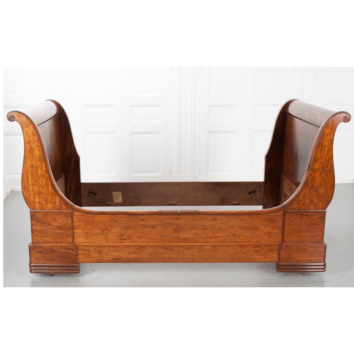 French 19th Century Mahogany Sleigh Bed 2