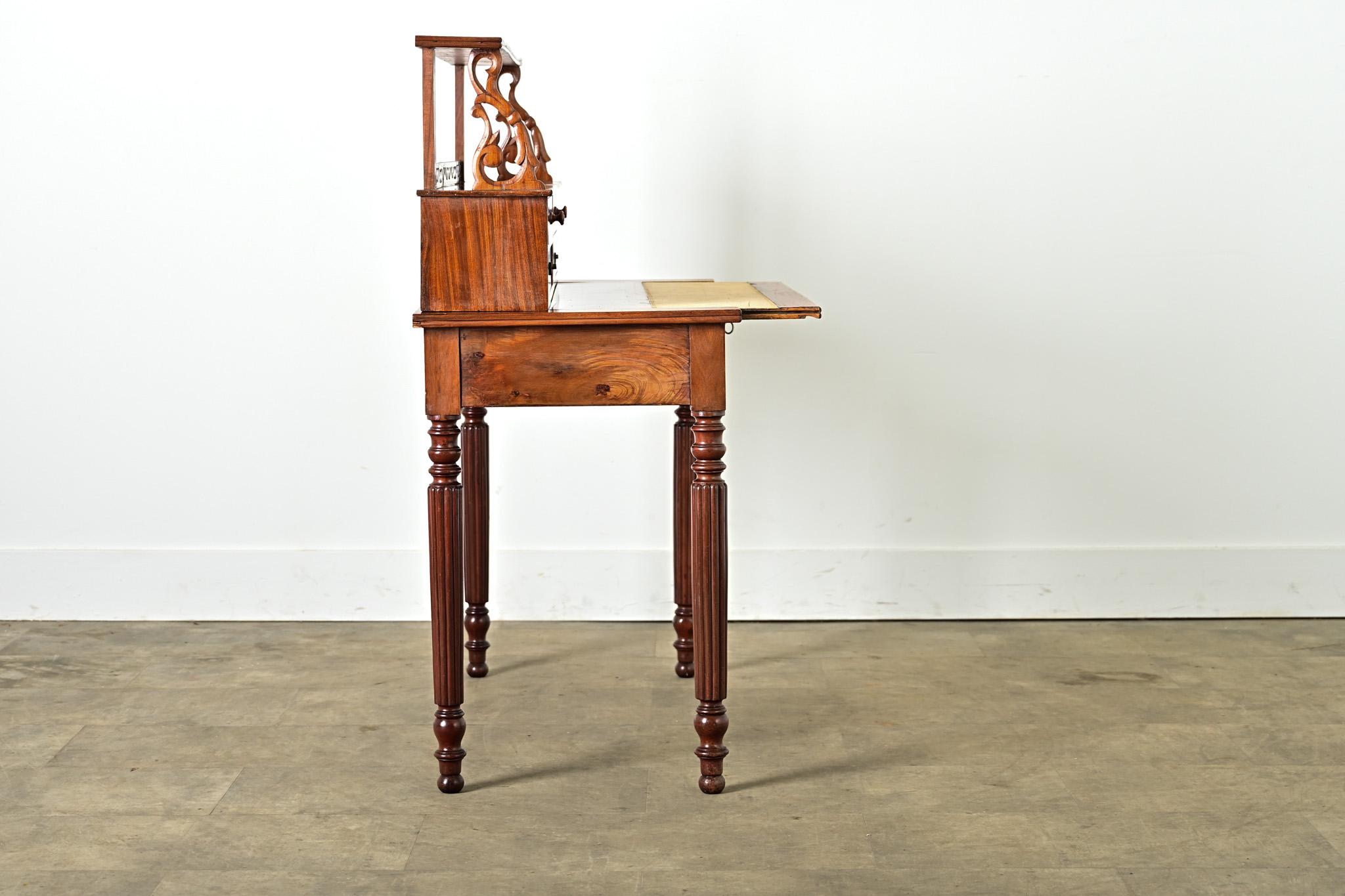 French 19th Century Mahogany Writing Desk For Sale 1