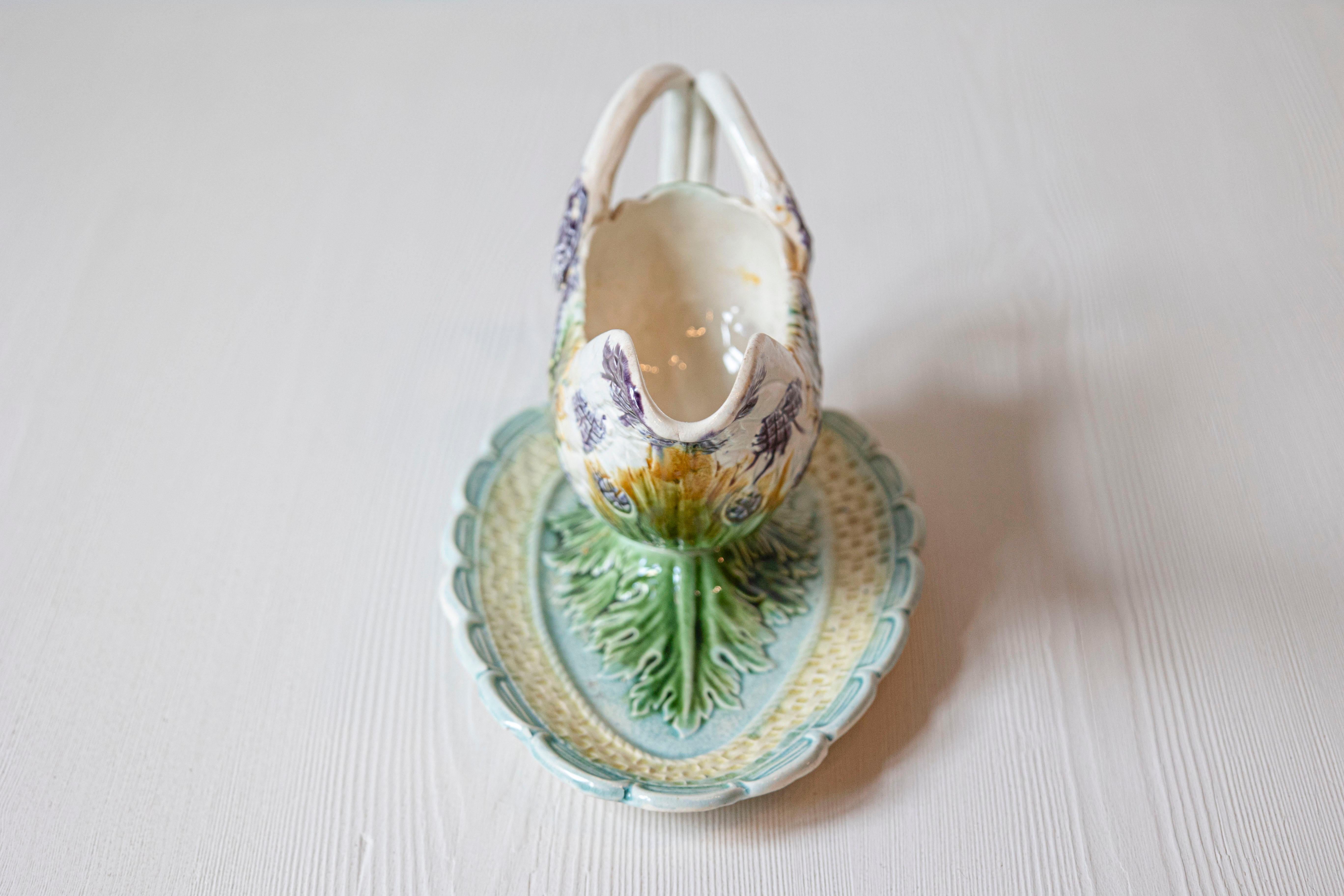 XIX secolo French 19th Century Majolica Gravy Boat with Asparagus Heads and Green Foliage