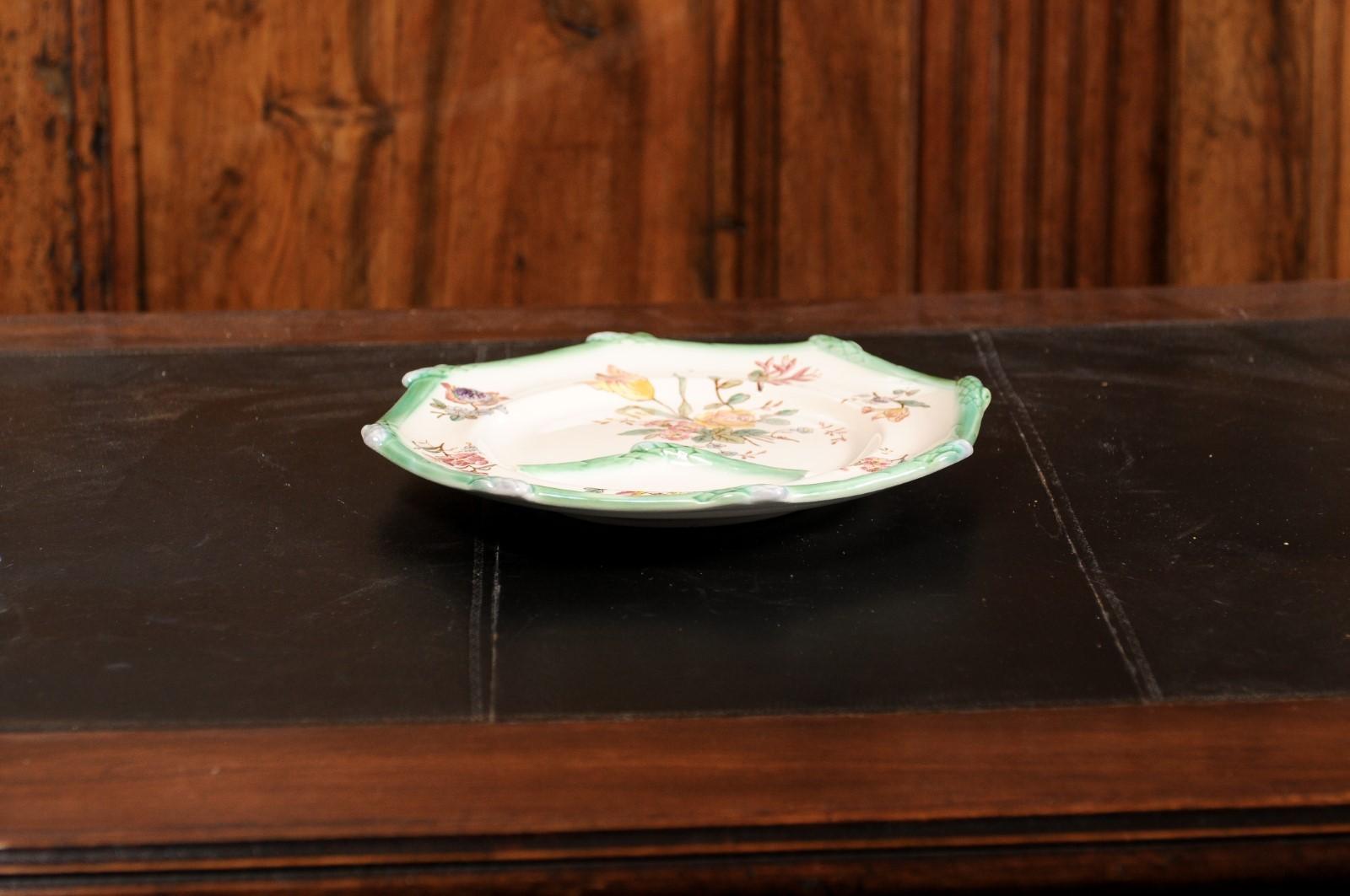 French 19th Century Majolica Octagonal Asparagus Serving Plate with Floral Décor 2